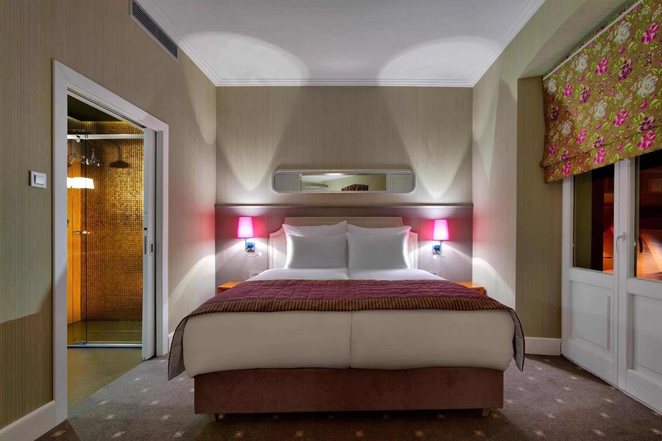 Bedroom, Bed in Bristol Art & Medical SPA