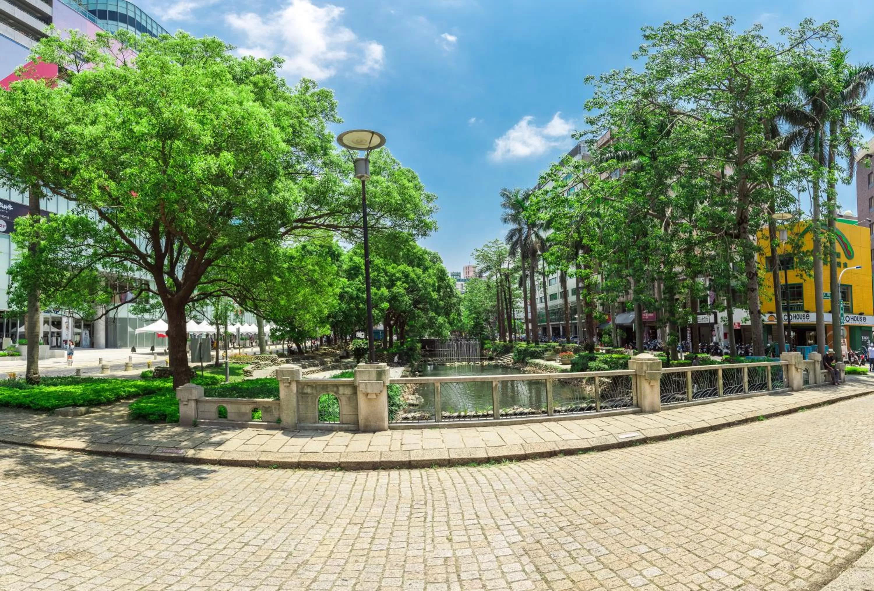 Property building in Shin Yuan Celeb Metro Hotel