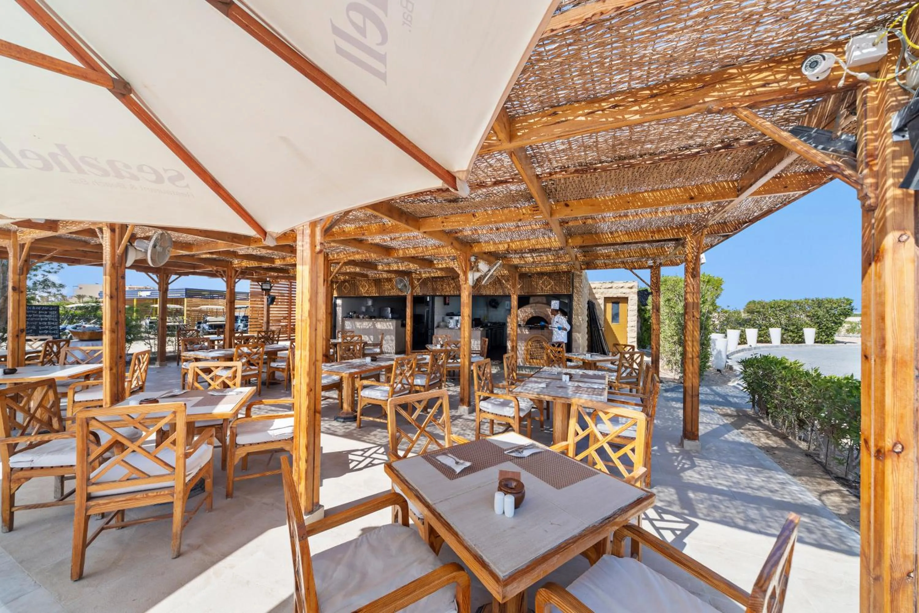 Restaurant/places to eat in The Cascades Golf Resort, Spa & Thalasso