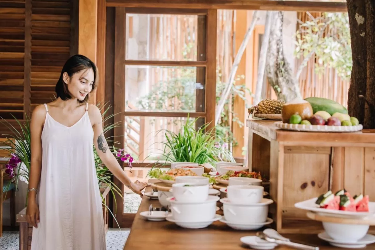 Breakfast in Rocks Beach Boutique