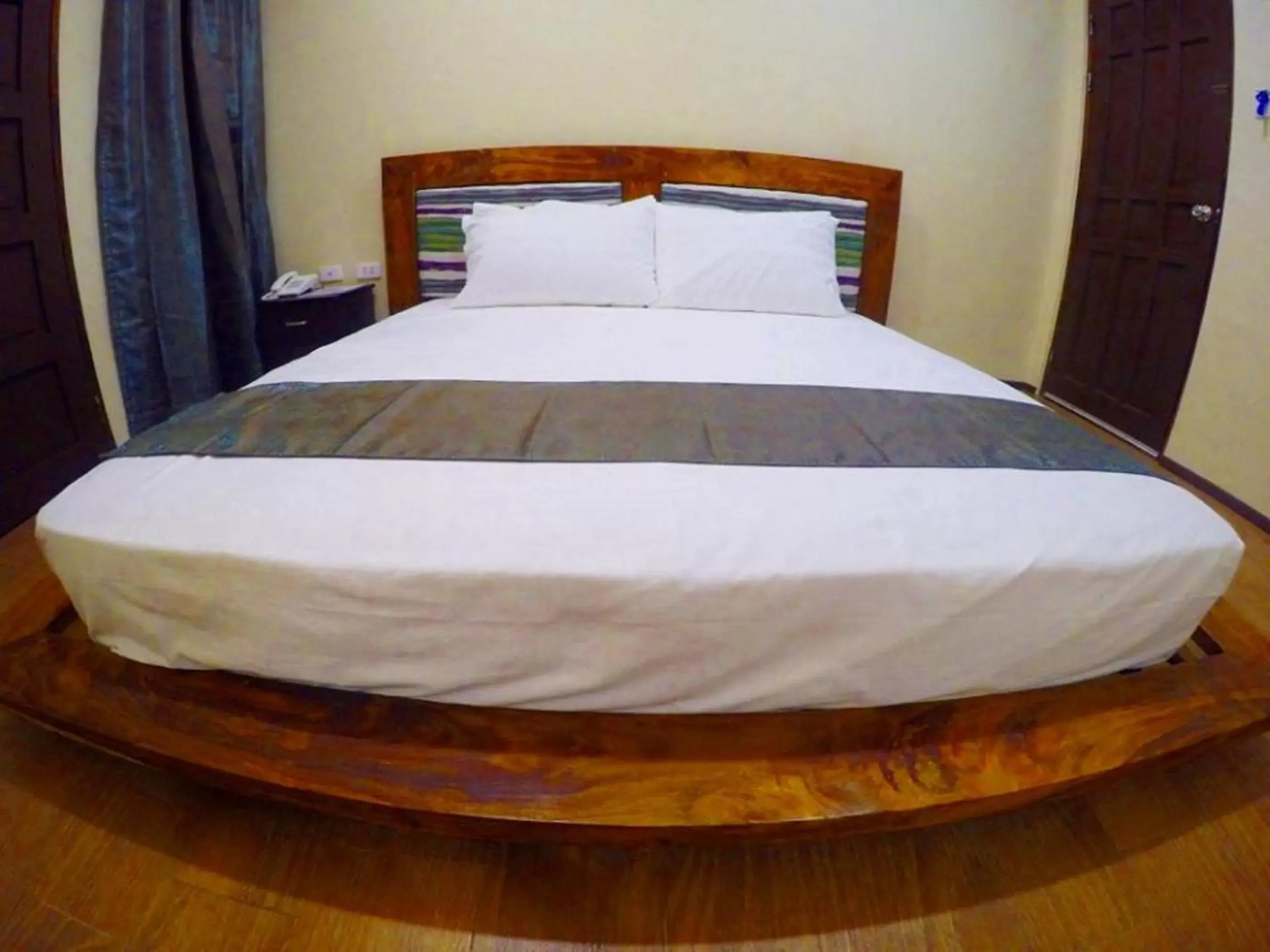 Suite Room in Golden Gate Suites Suite Room in Golden Gate Suites