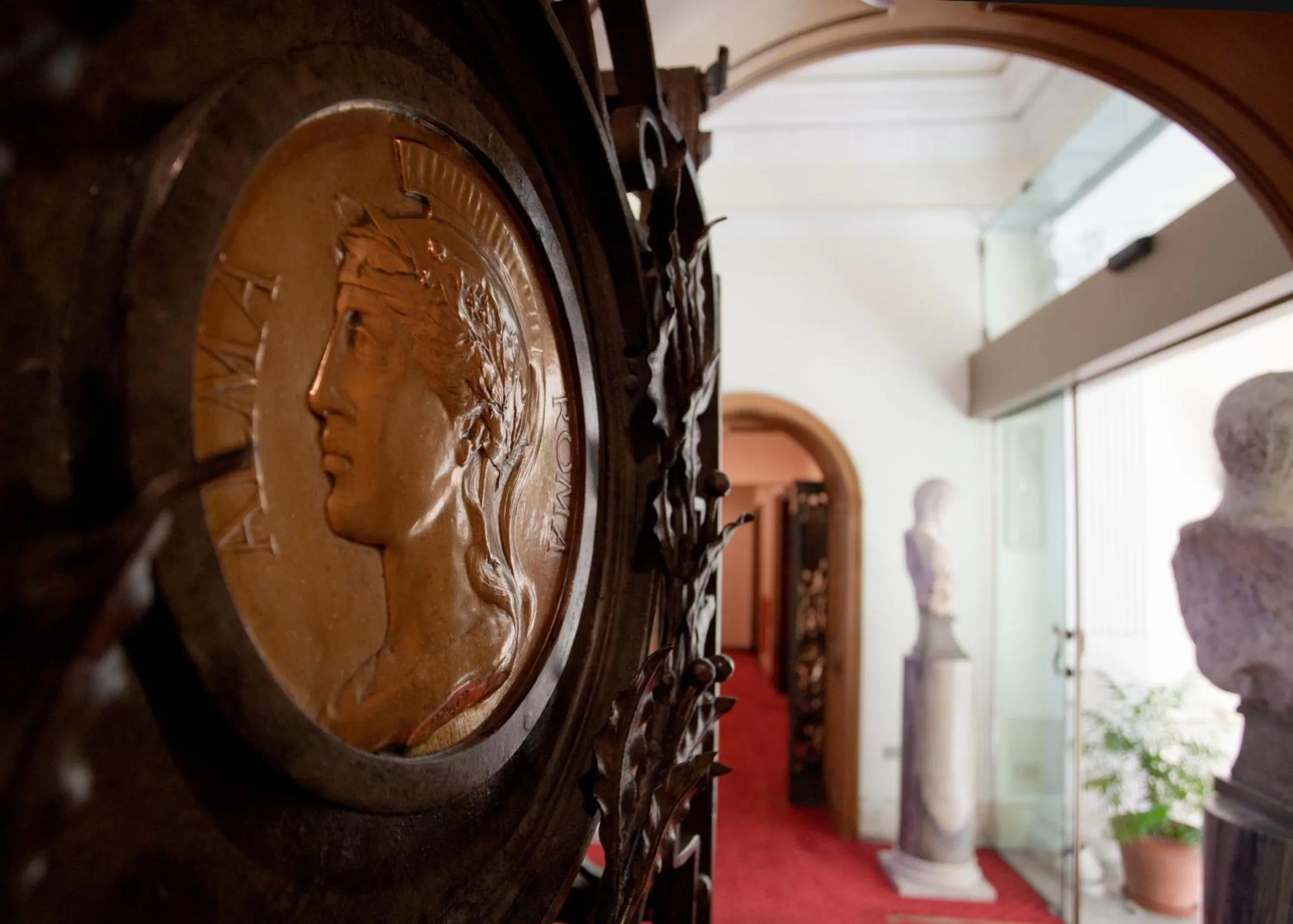 Decorative detail in Aldrovandi Residence City Suites