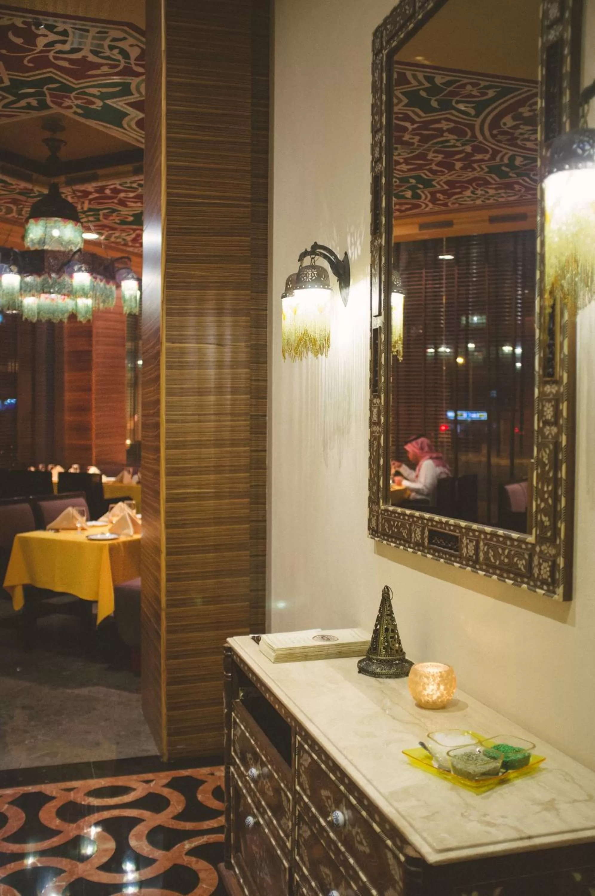 Restaurant/places to eat in Asdal Gulf Inn Boutique Hotel- SEEF