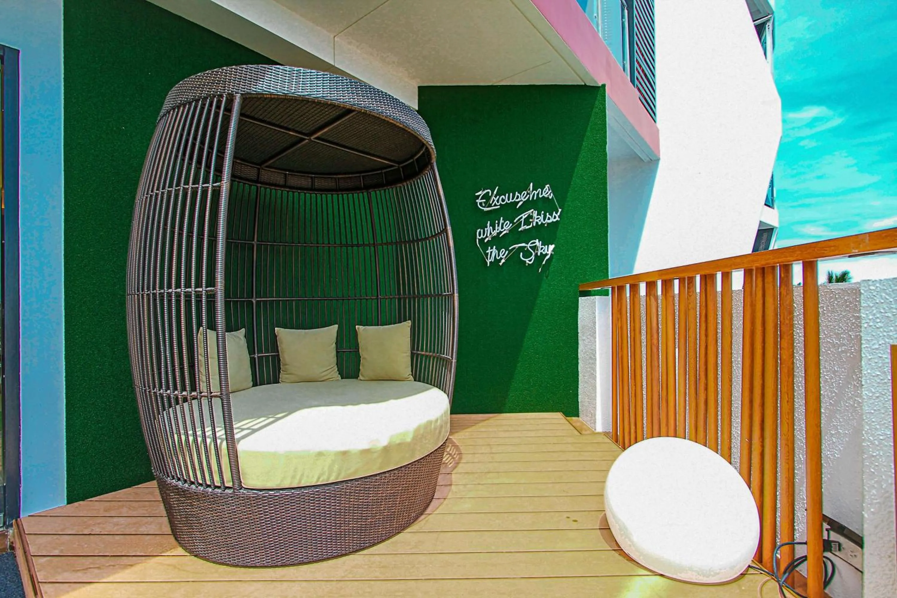 Property building, Bed in Best Western Plus The Ivywall Resort-Panglao