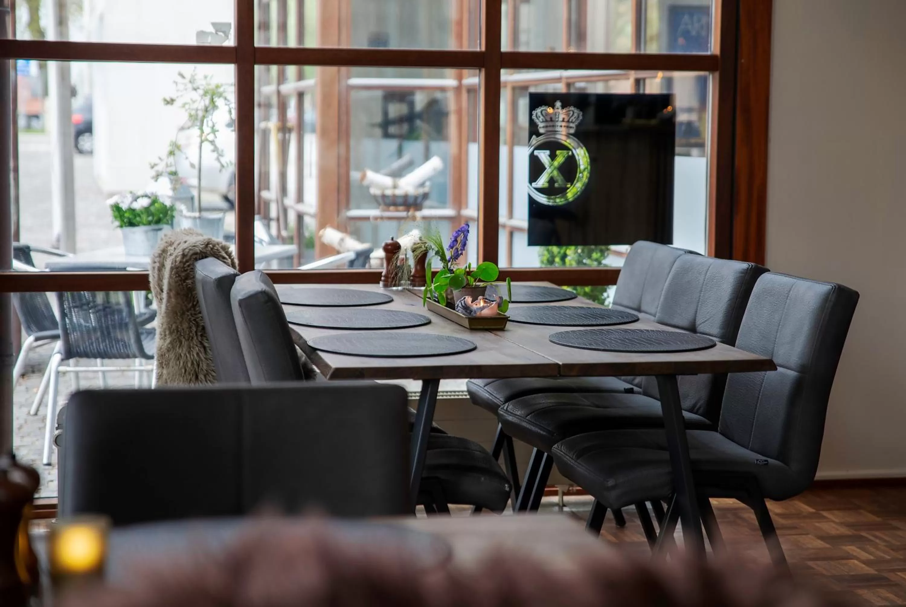 Restaurant/places to eat in Hotel Medi