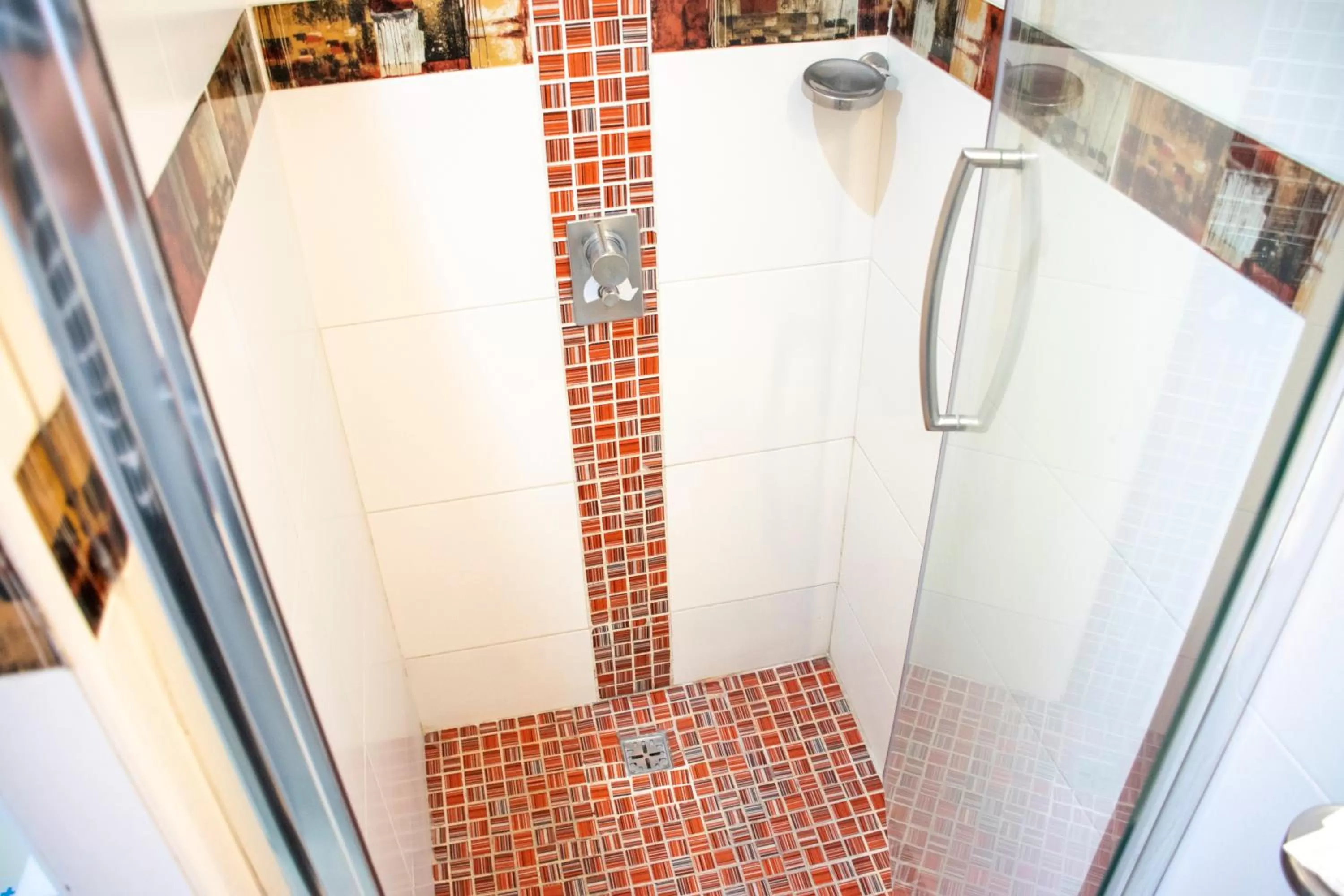 Shower in Hotel Internacional