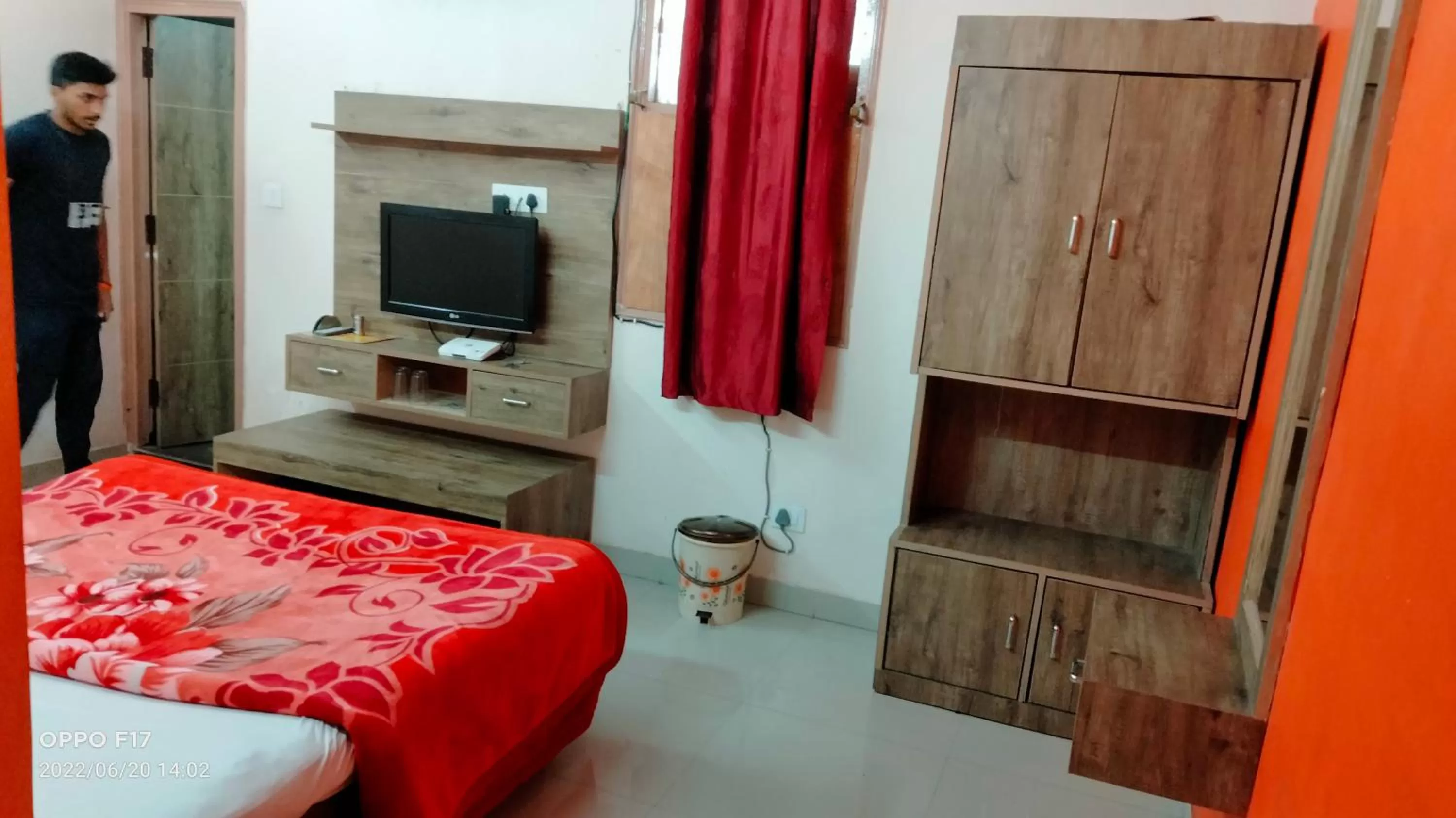 TV/Entertainment Center in Hotel Diamond Ring Chandigarh