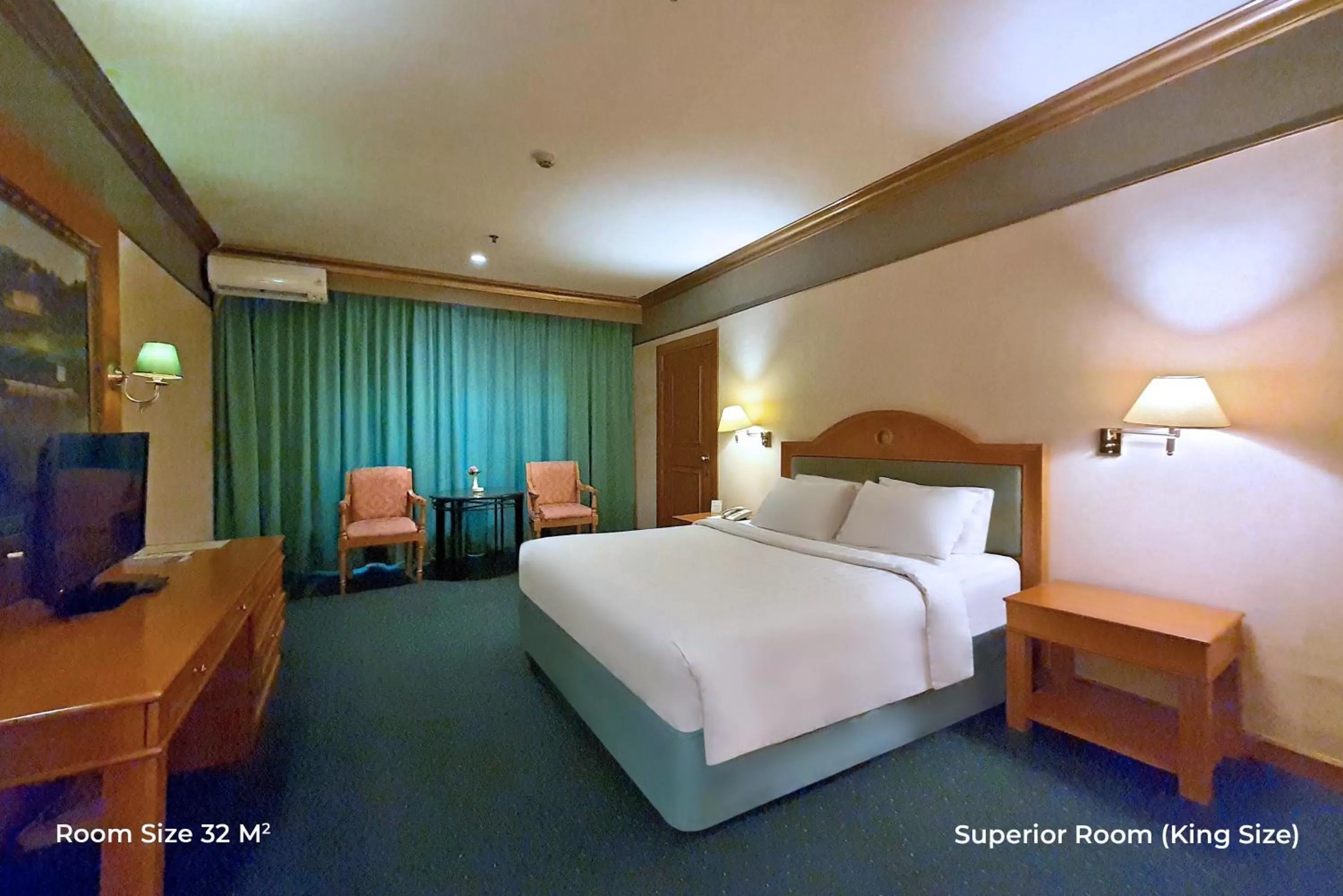 Superior Room in Tunjungan Hotel