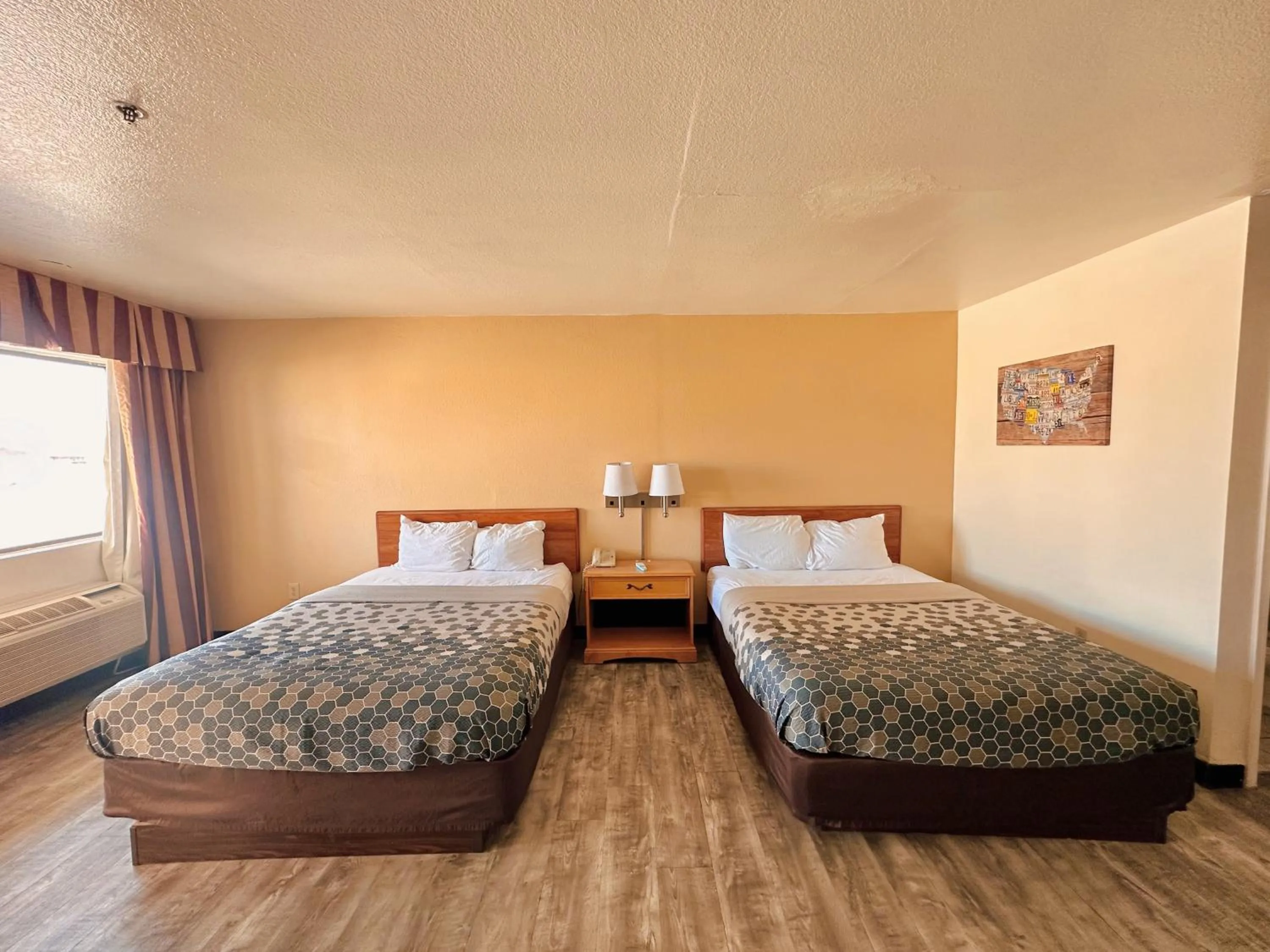 Bed in Econo Lodge Lordsburg I-10
