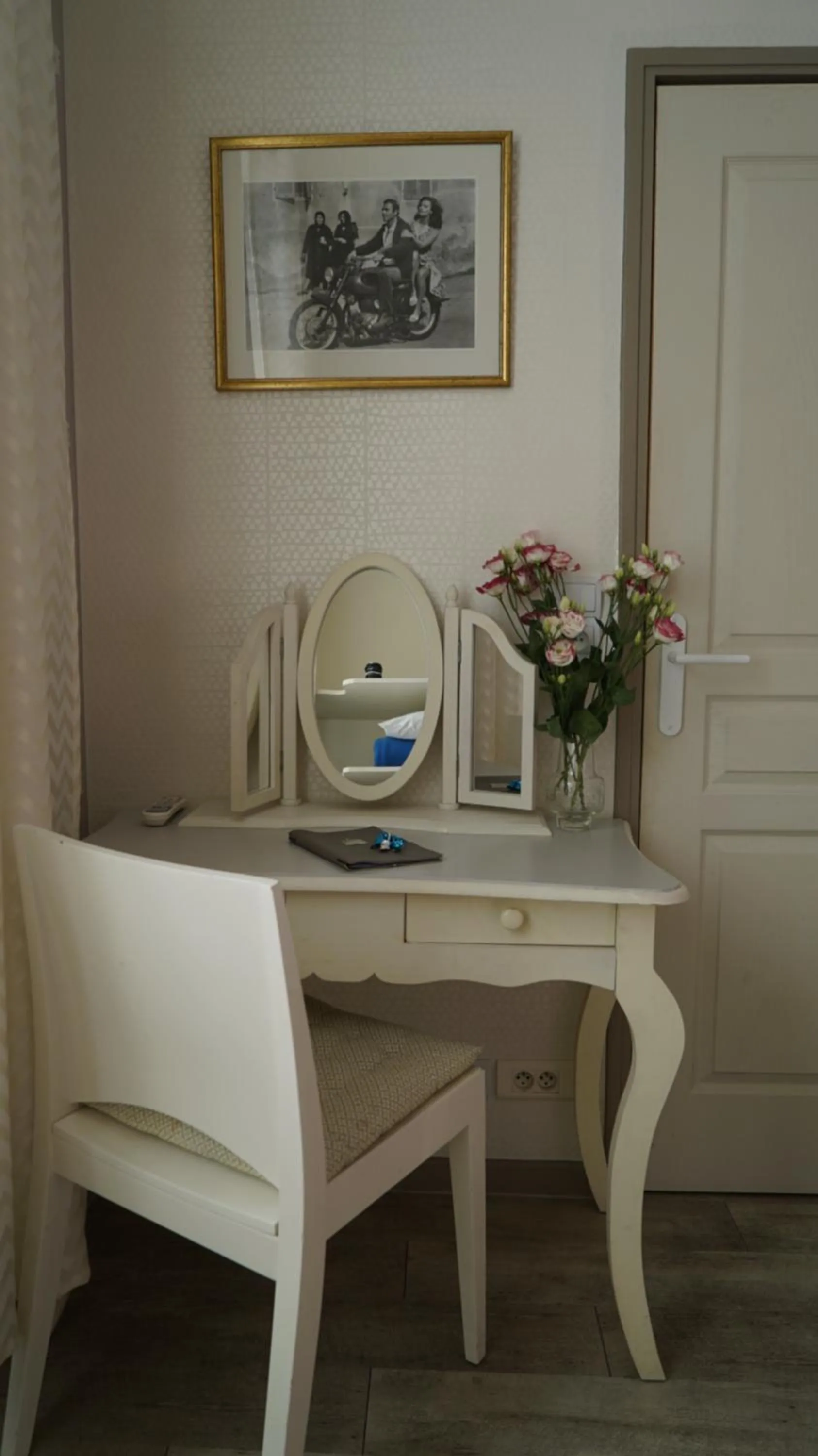 hair dresser in Hotel des Dames