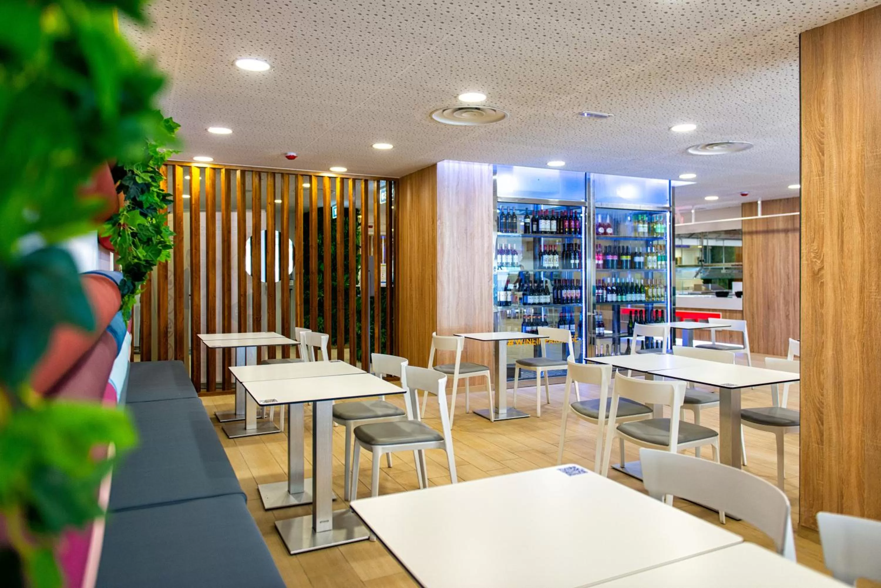 Restaurant/places to eat in Paradise Park Fun Lifestyle Hotel