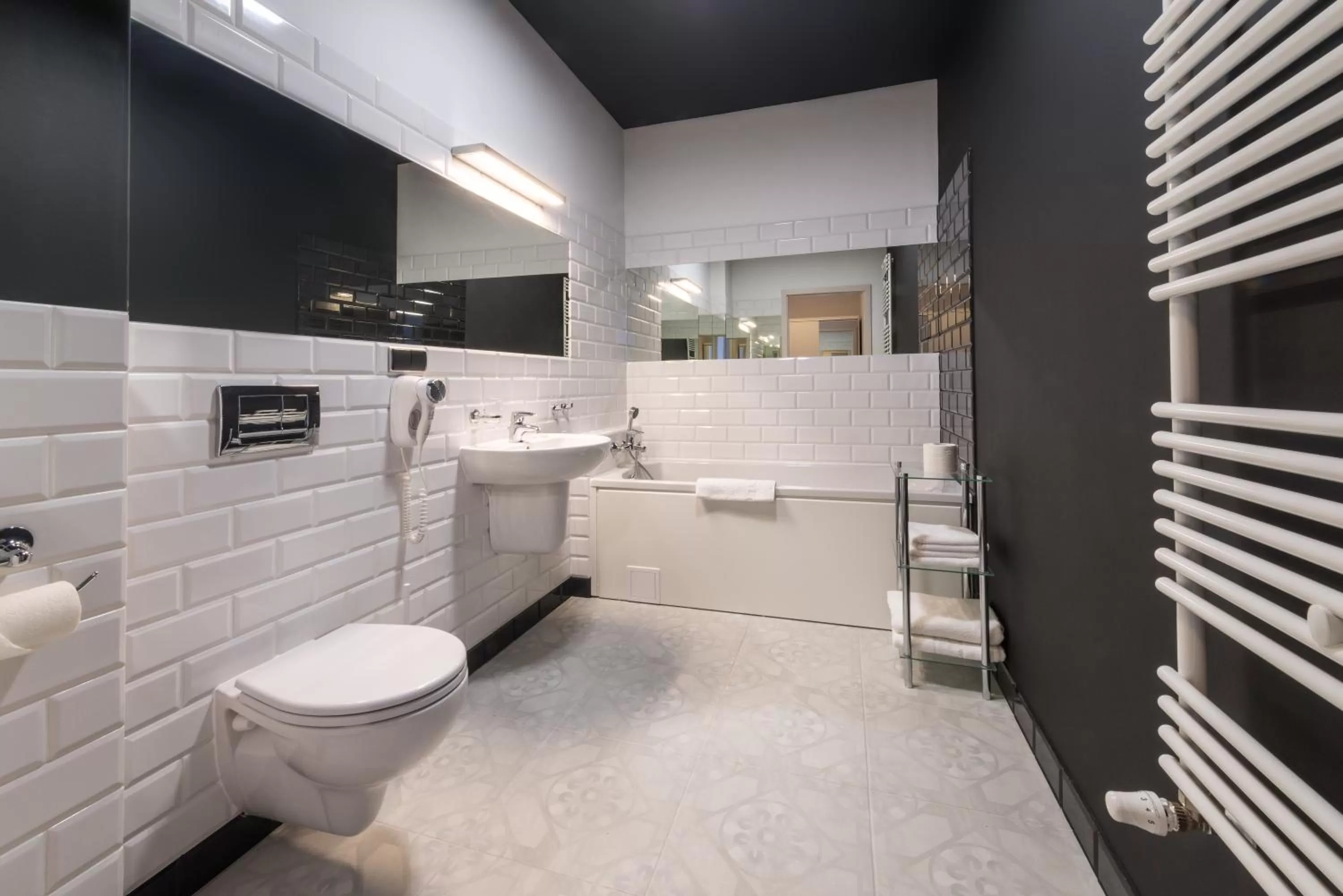 Toilet in Hotel Sękowski