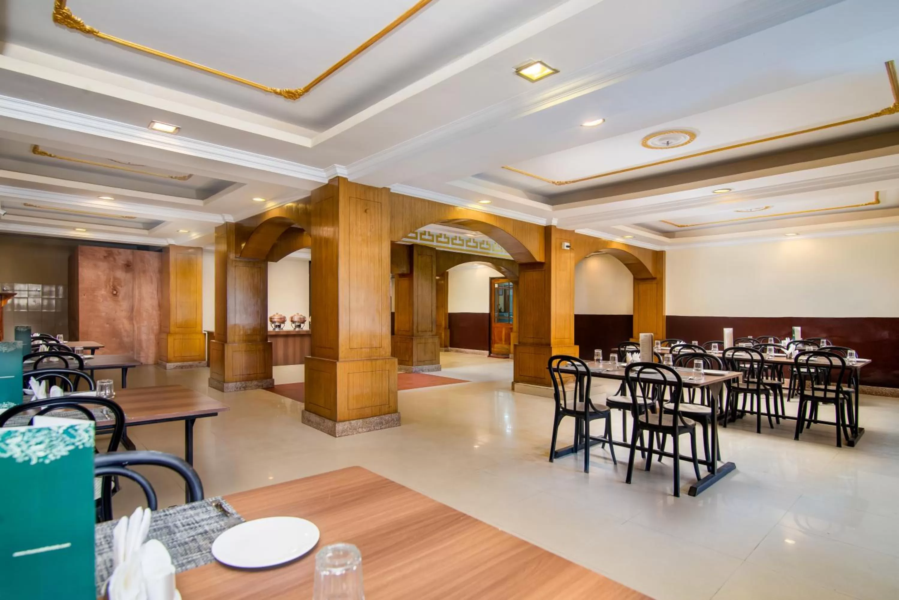 Restaurant/places to eat in Muscatel BhumSang - 200 Mts from Mall Road