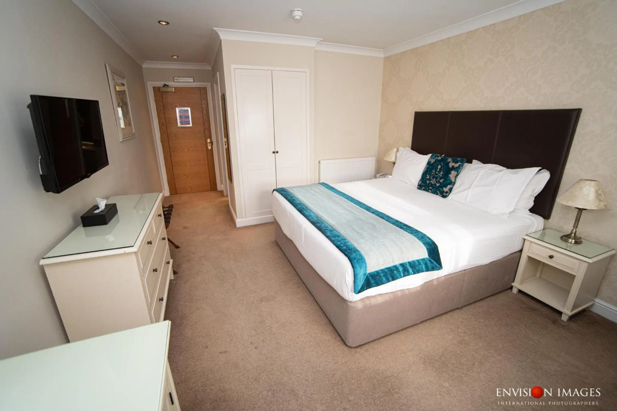 Bed in Red Hall Hotel