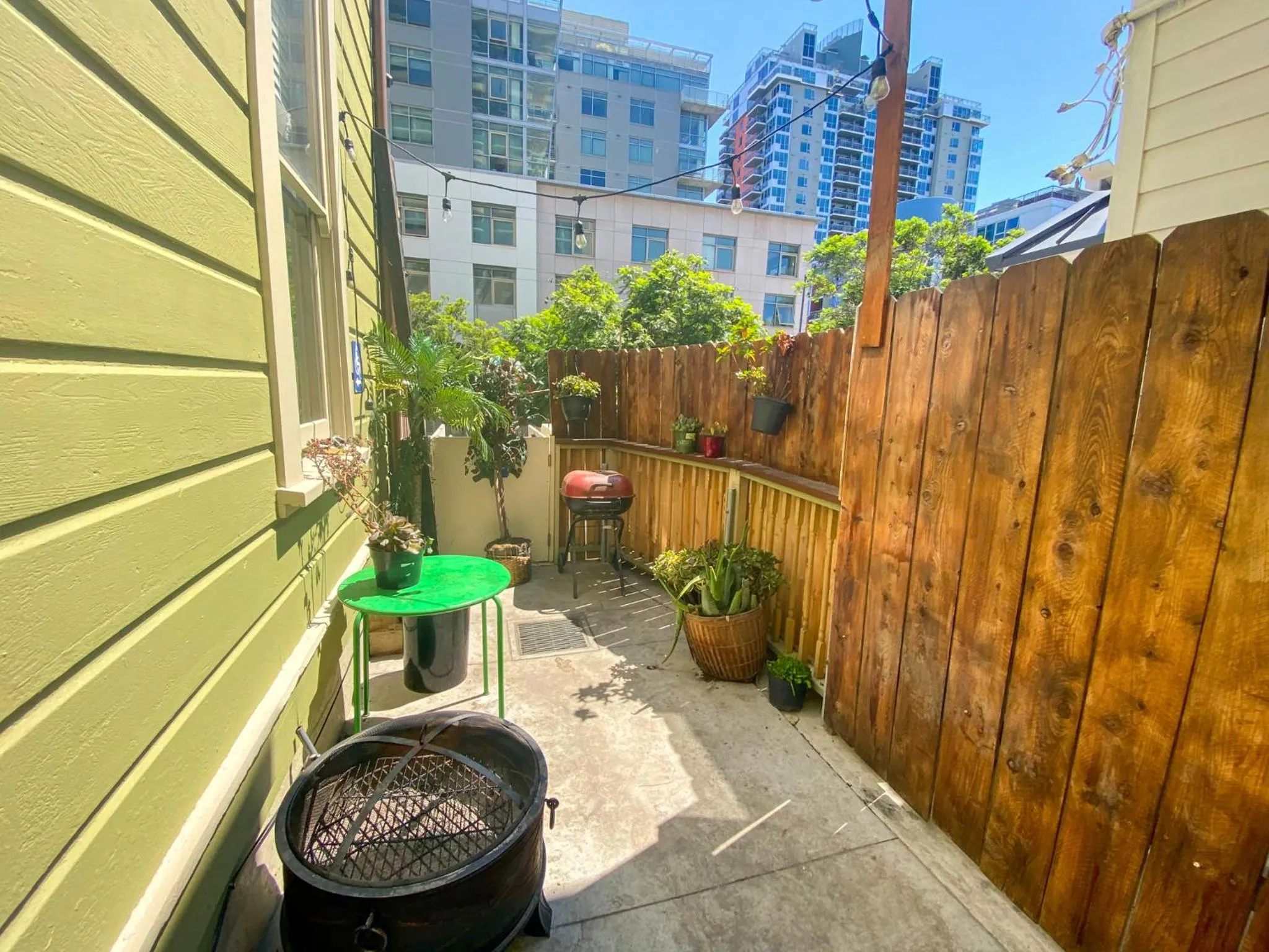 Patio in ITH San Diego Adventure Hostel