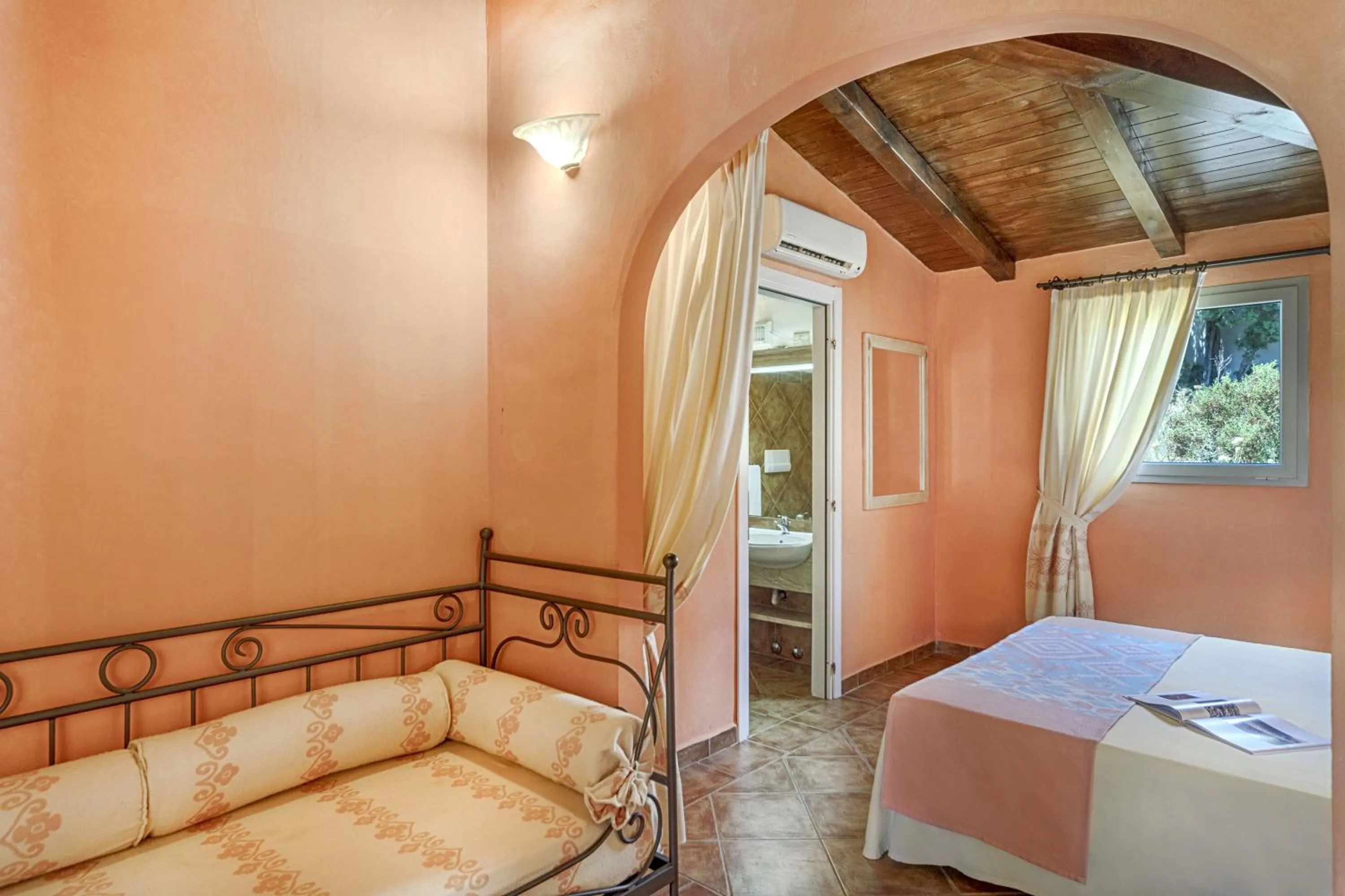 Bed in Colonna Country Club