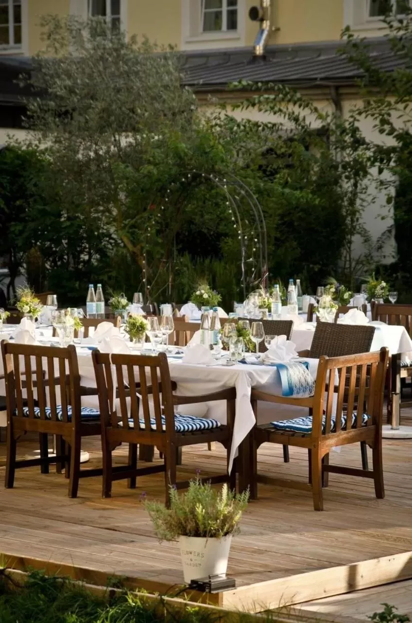 Property building in Schlosshotel Domäne Walberberg