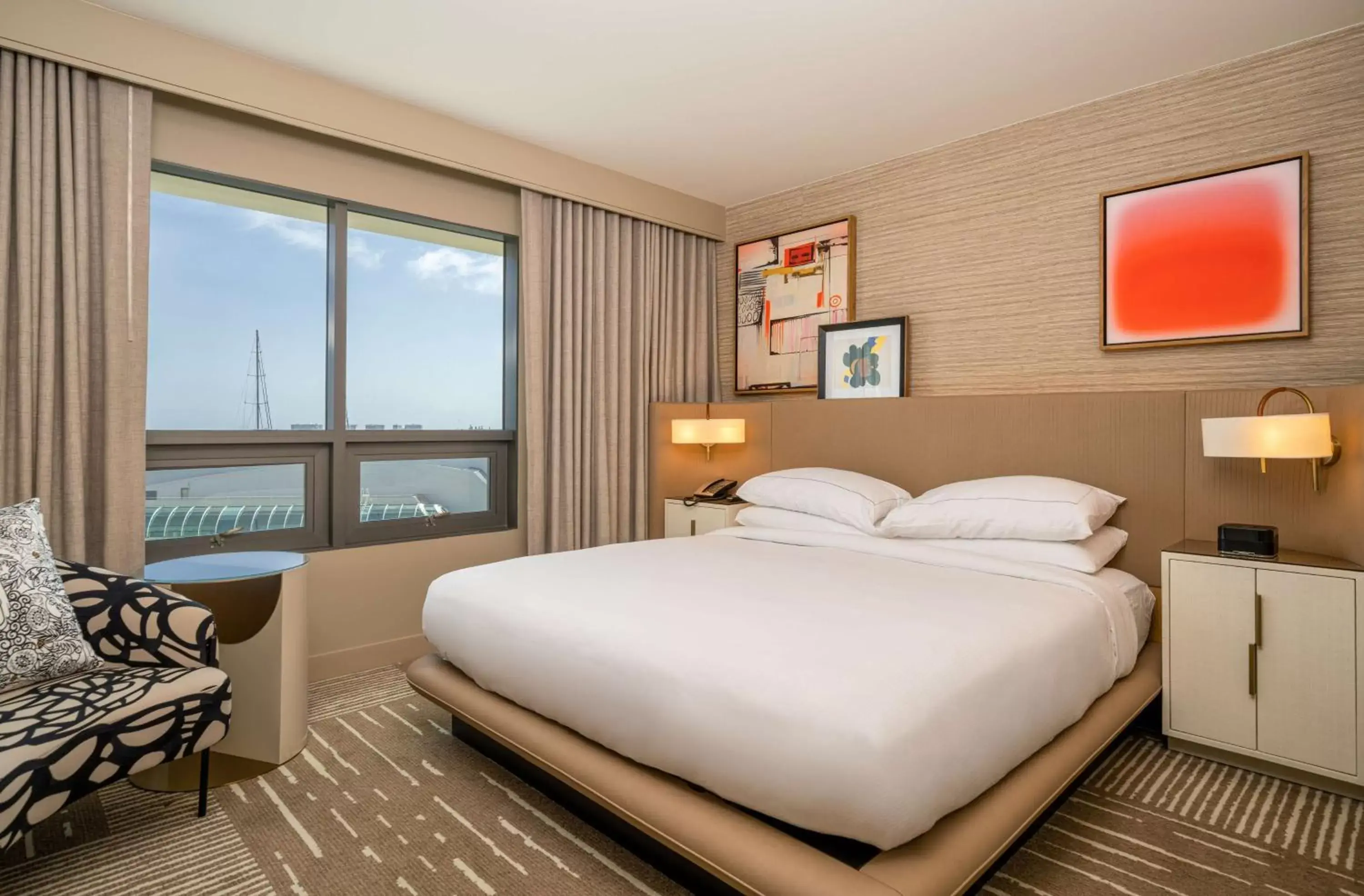 PREMIUM VIEW - 1 KING in Hilton San Diego Gaslamp Quarter PREMIUM VIEW - 1 KING in Hilton San Diego Gaslamp Quarter