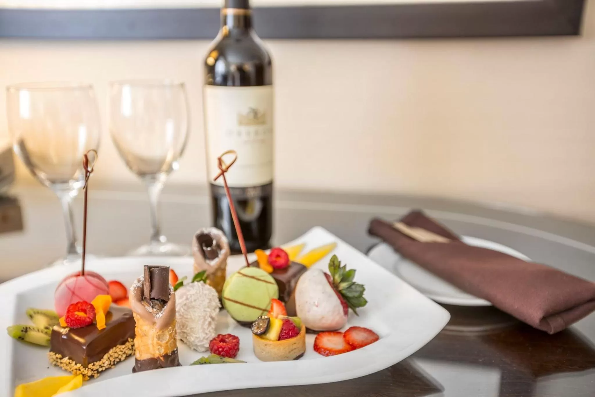 Photo of the whole room in Omni Los Angeles Hotel