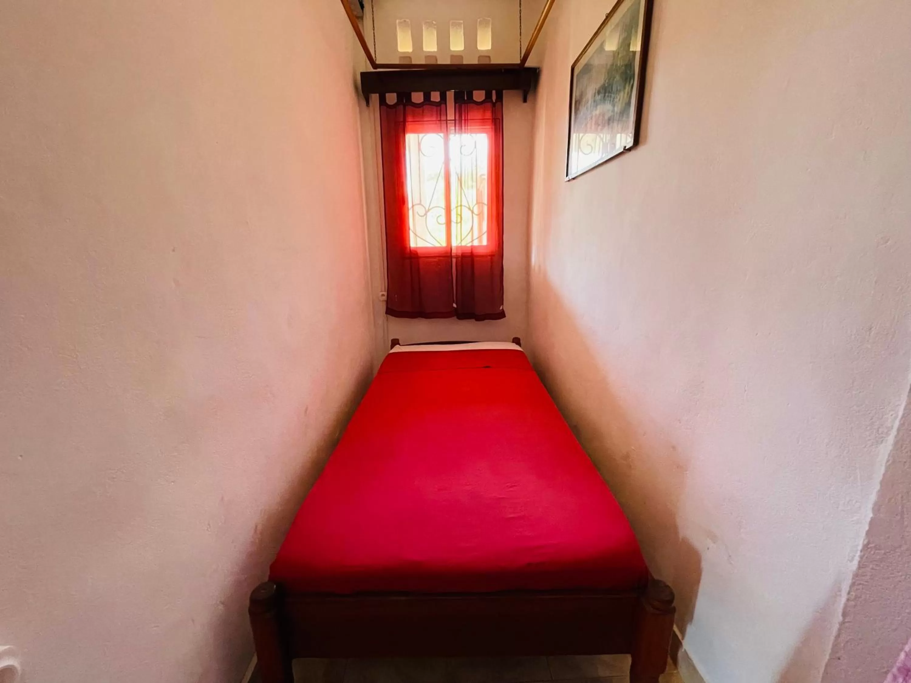 Bed in Régina Lodge Diégo Suarez Madagascar