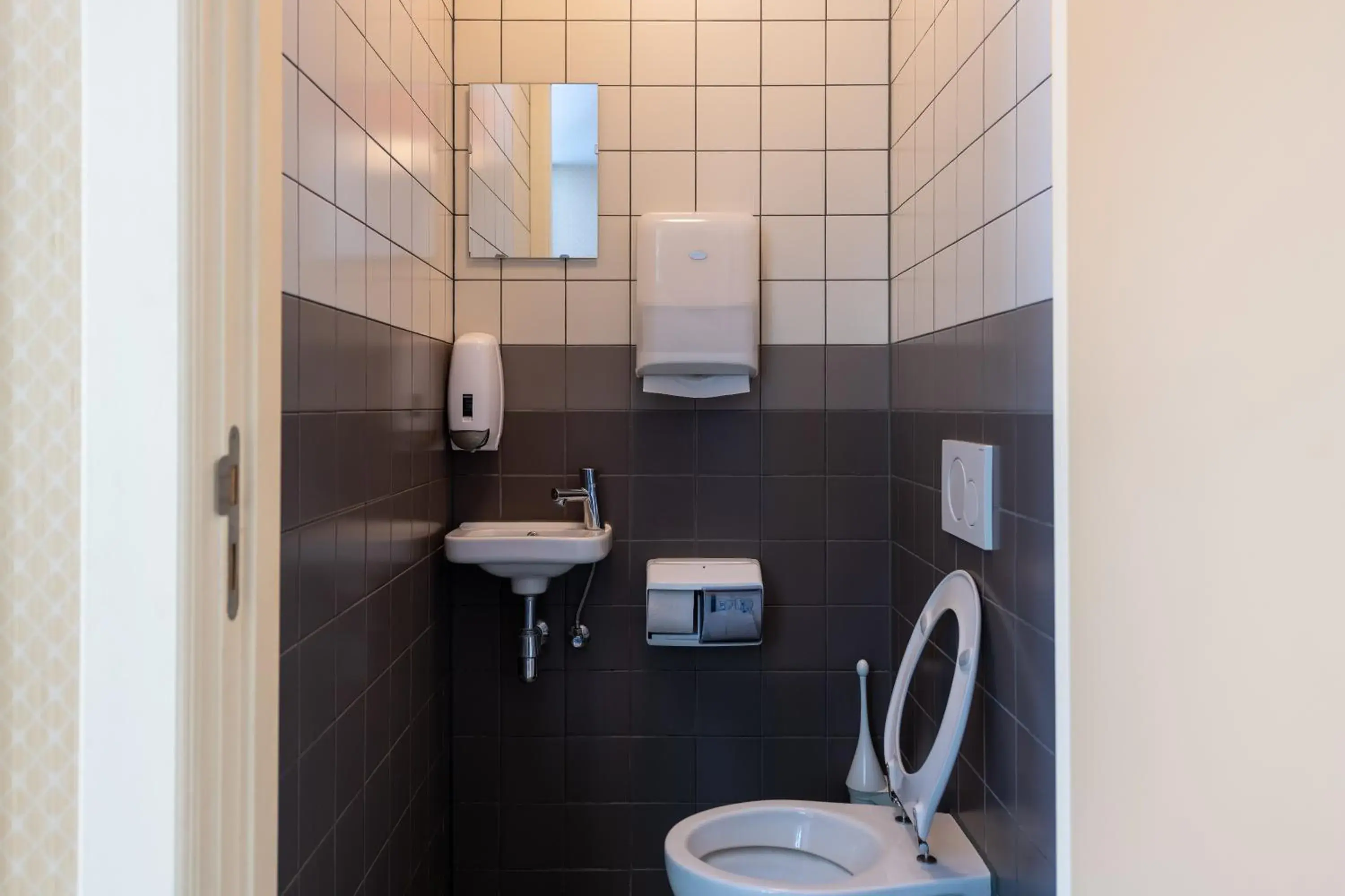 Comfort Double Room with Private Bathroom in Stayokay Hostel Soest Comfort Double Room with Private Bathroom in Stayokay Hostel Soest