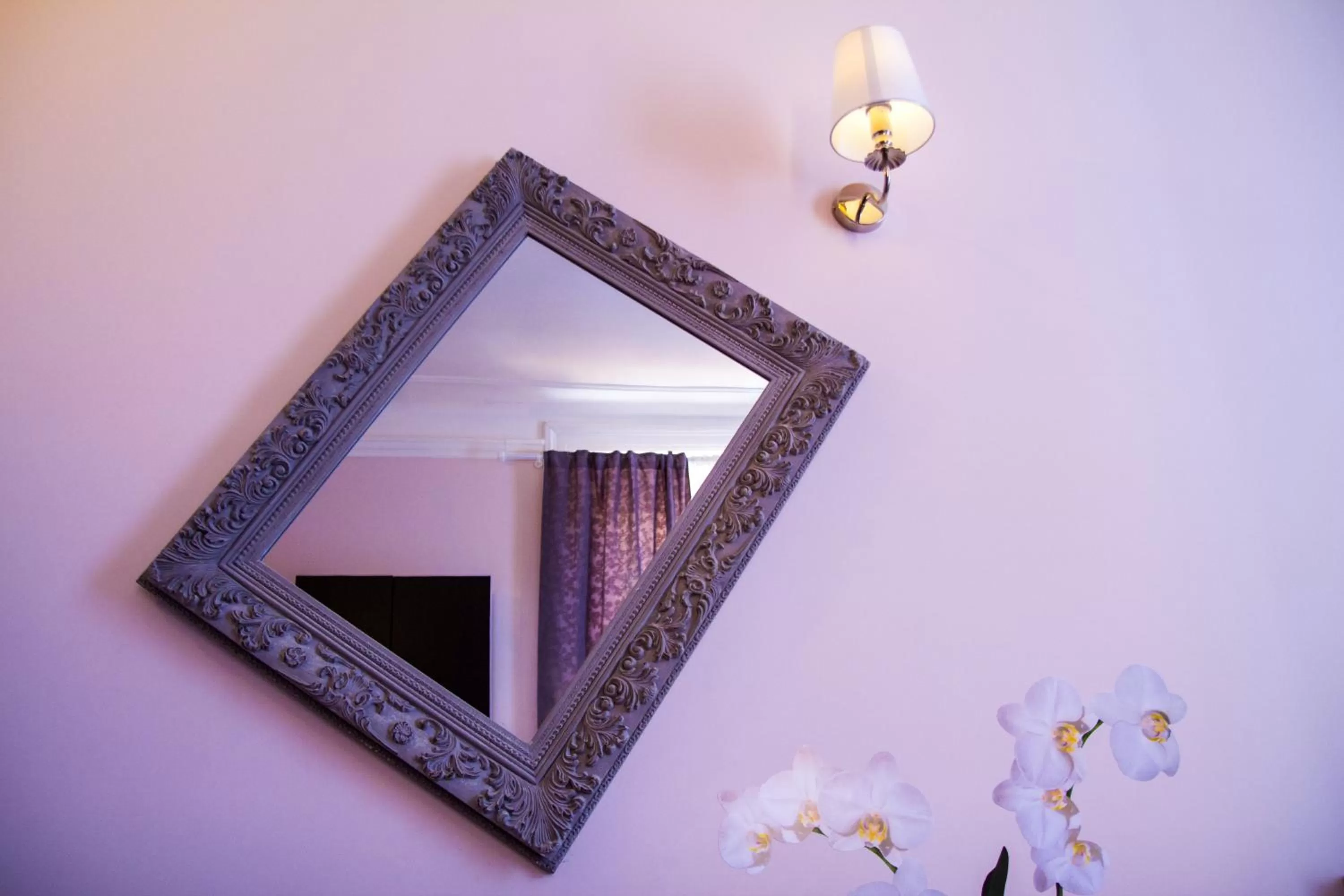 Photo of the whole room in Sesto Suites Central