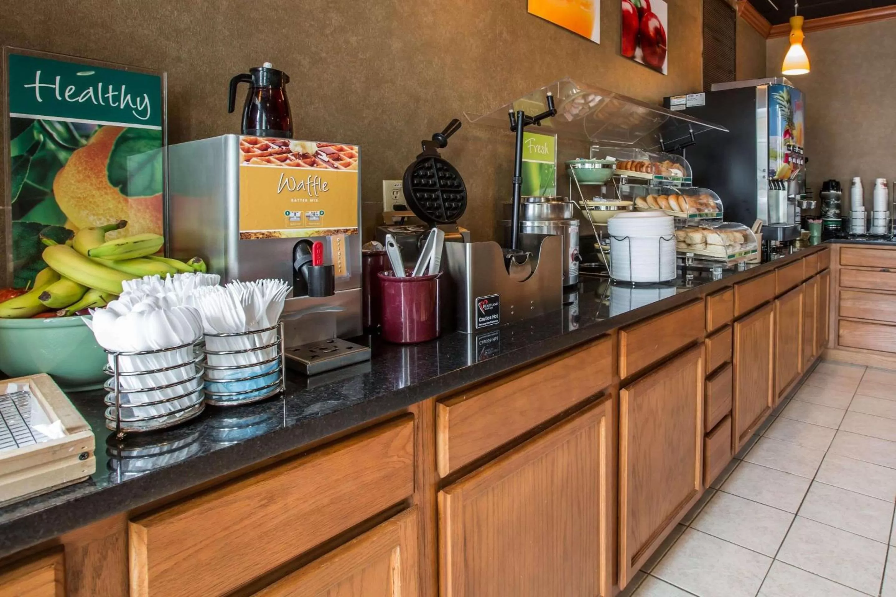 Restaurant/places to eat in Quality Inn & Suites Hanes Mall