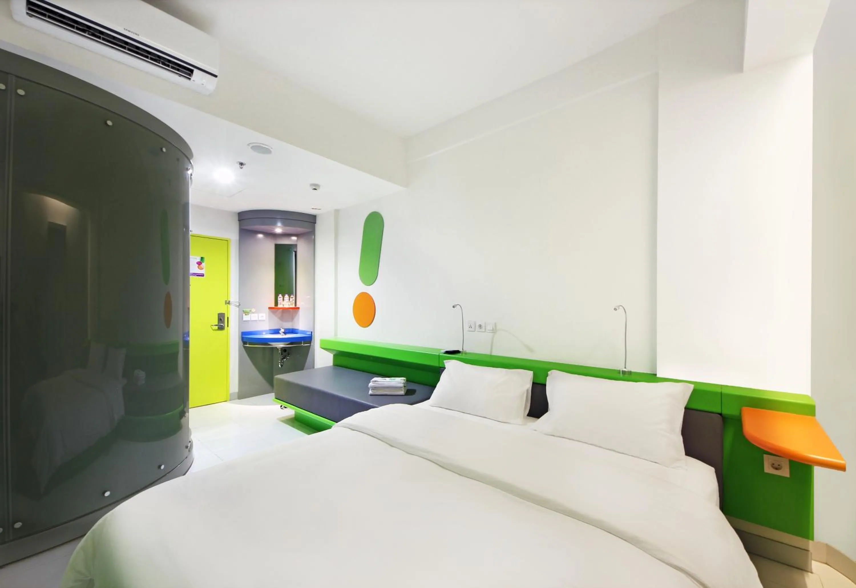 Bed in POP! Hotel BSD City Tangerang