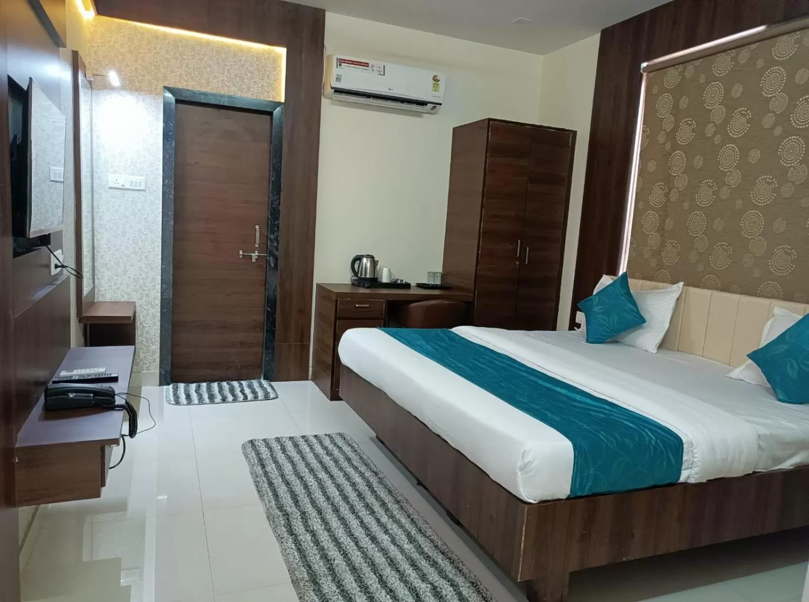 Photo of the whole room, Bed in Hotel Hallmark By THC Group