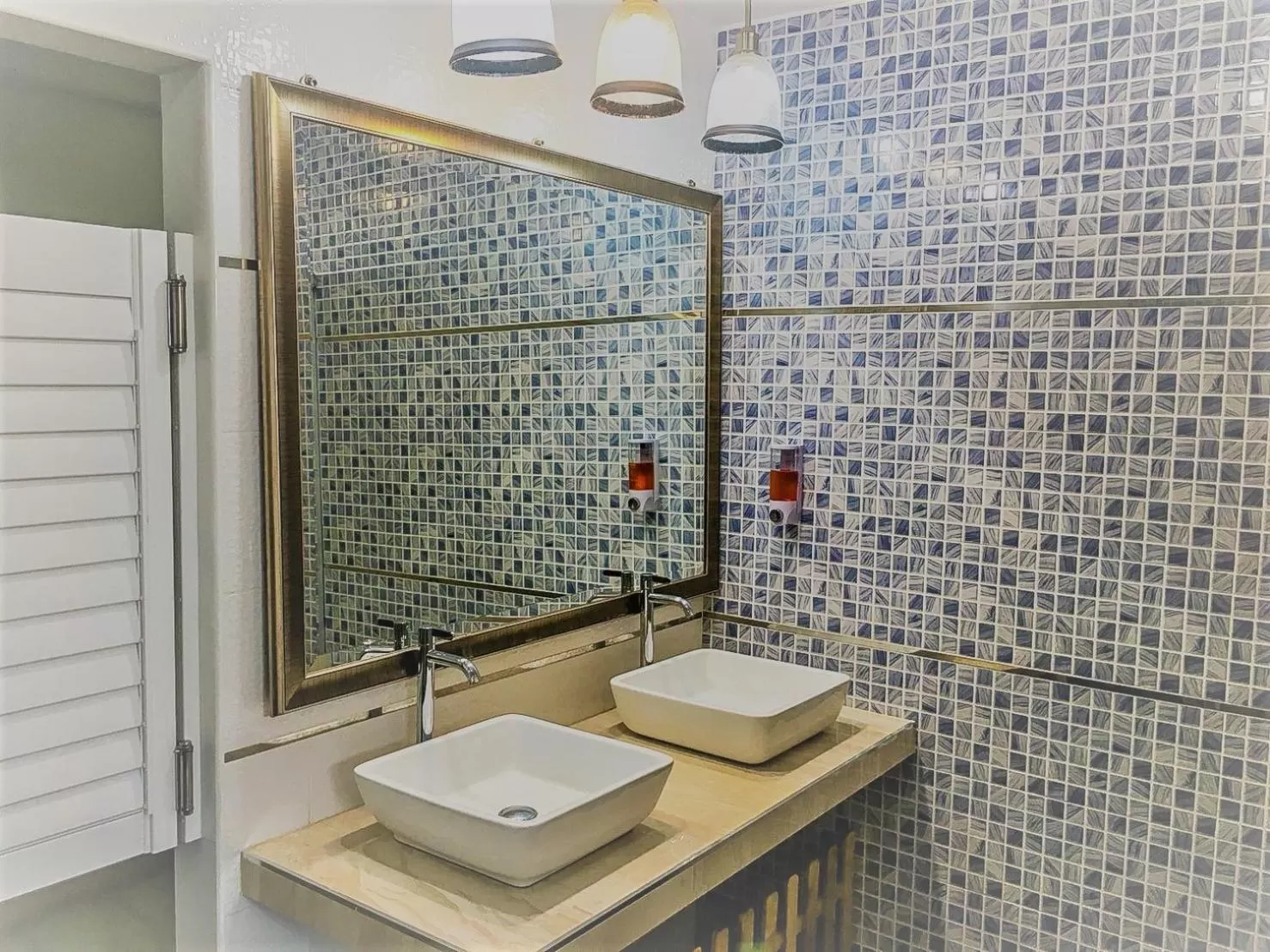 Bathroom in Bangkok Saran Poshtel