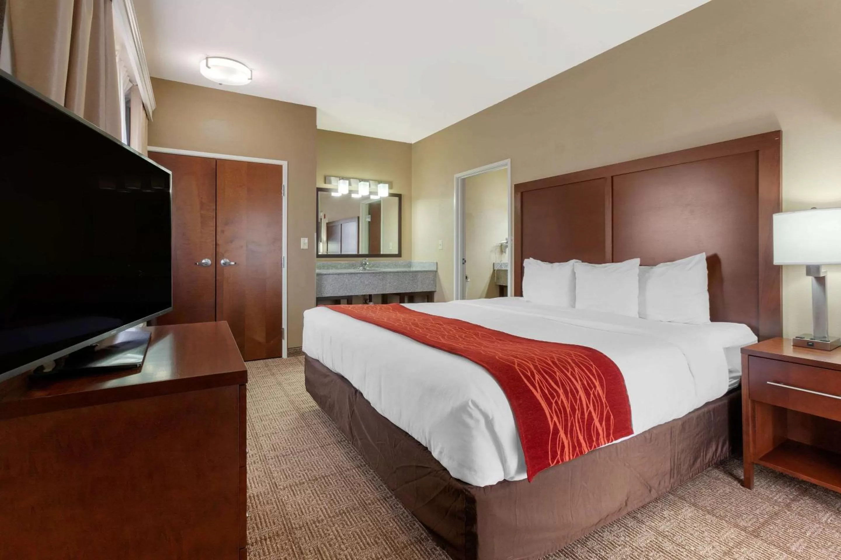 Photo of the whole room, Bed in Comfort Inn & Suites Page at Lake Powell