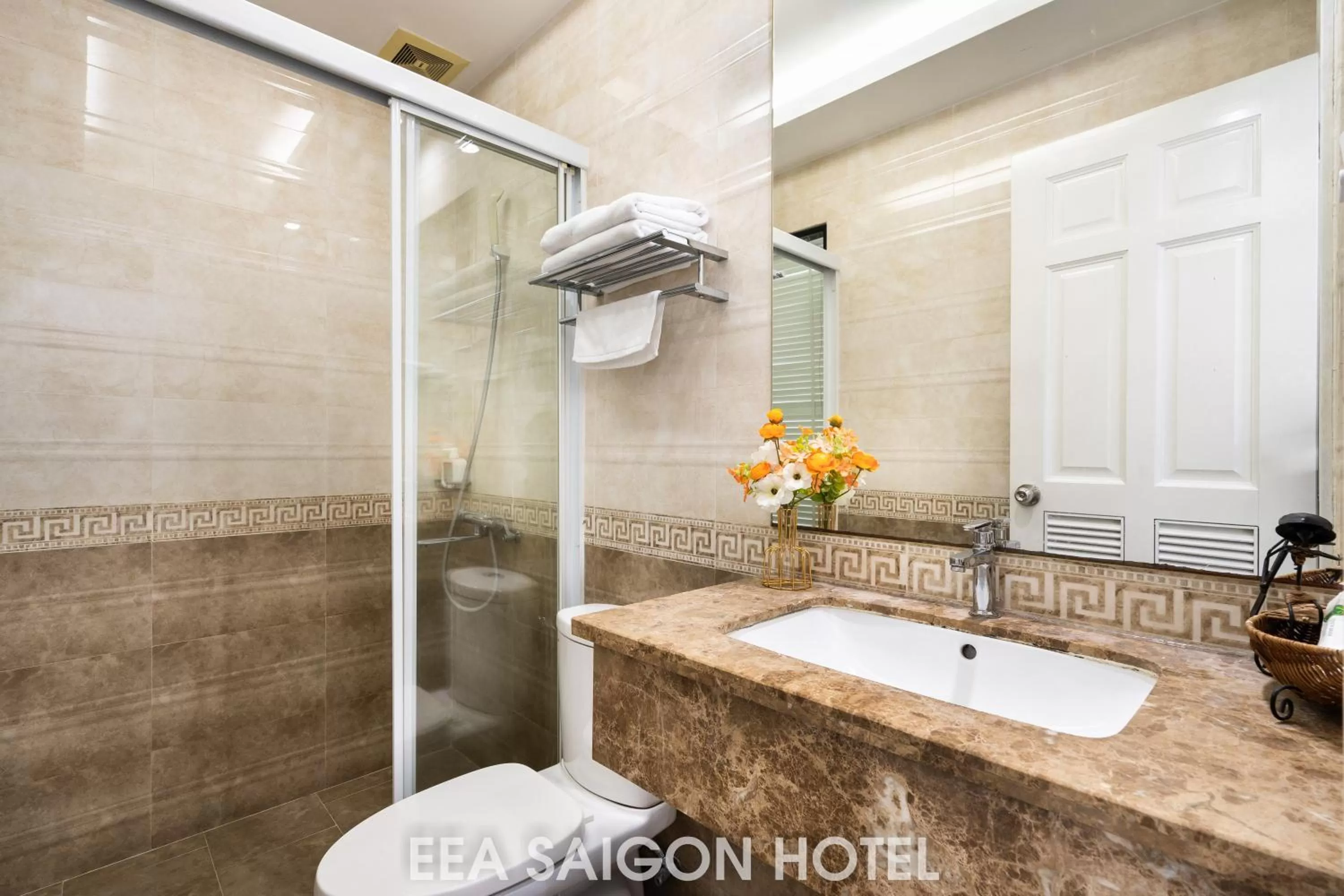 Shower in EEA Central Saigon Hotel