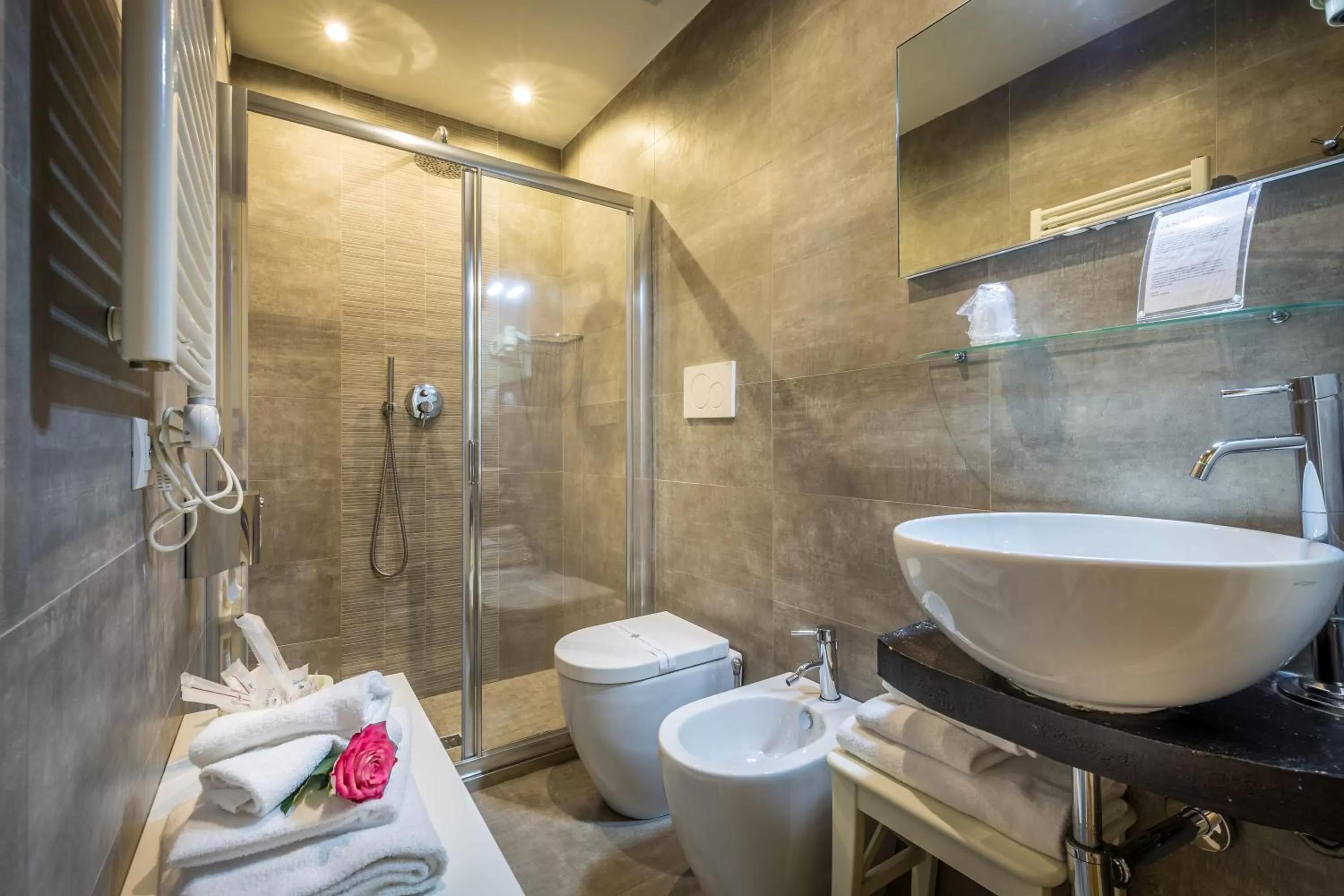 Bathroom in Hotel La Scaletta al Ponte Vecchio