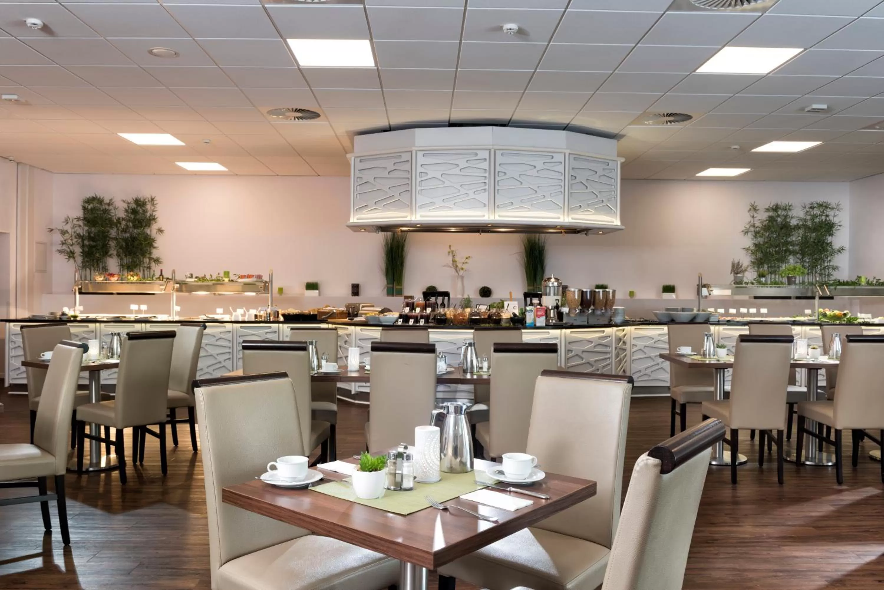 Restaurant/places to eat in Wyndham Garden Kassel