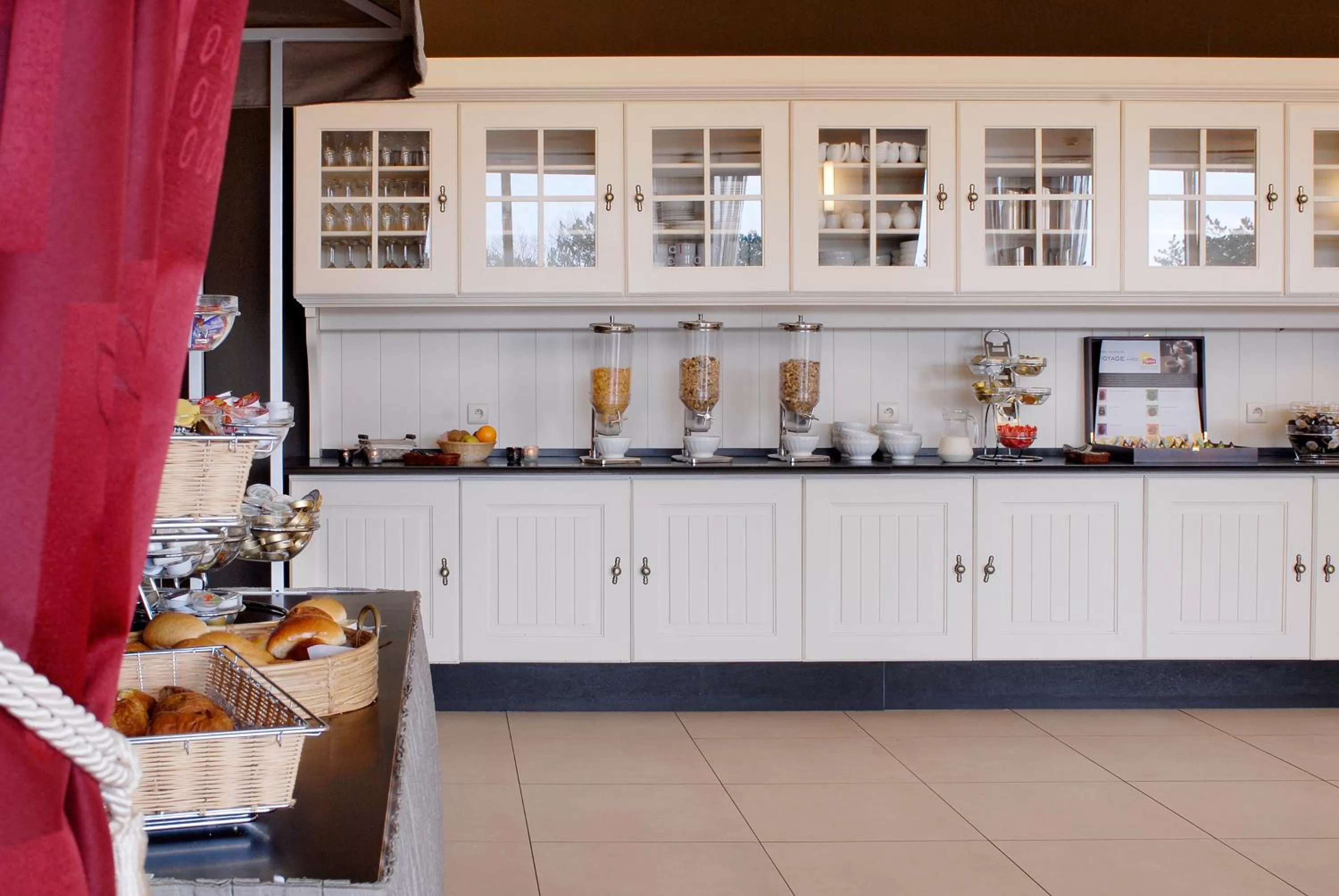 Restaurant/places to eat in Mont-des-Pins