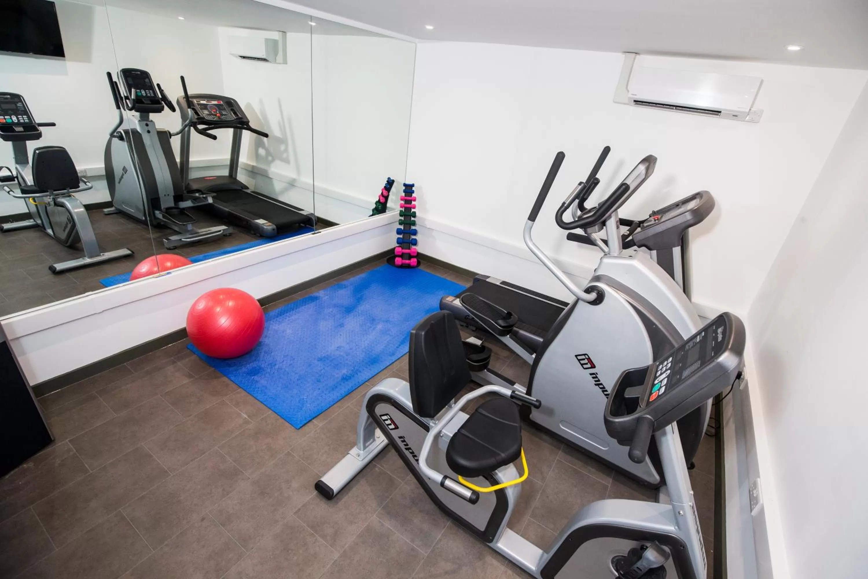 Fitness centre/facilities in Ramada London South Mimms