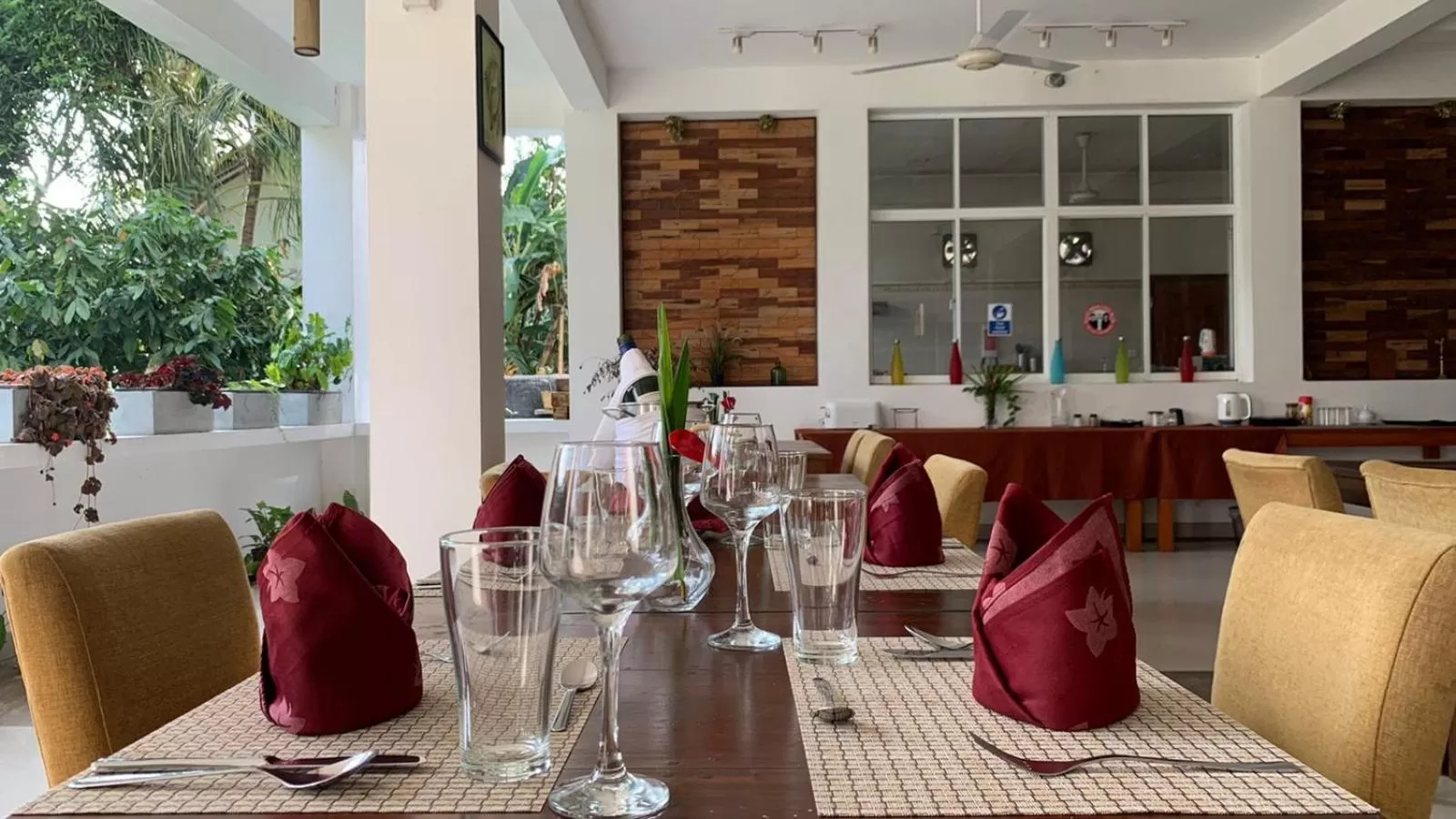 Restaurant/places to eat in Kandy Rivers Edge Nature Resort
