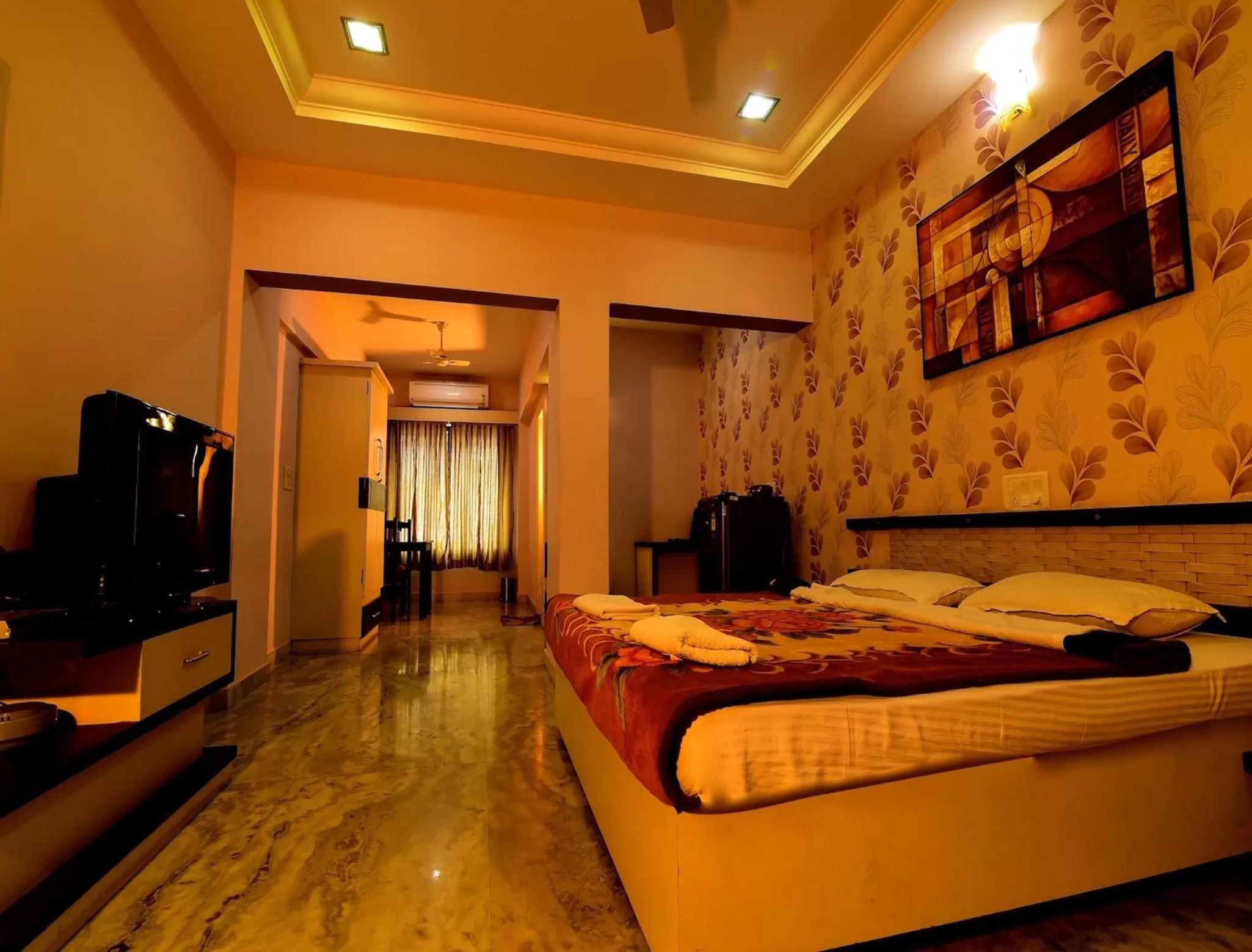 TV and multimedia, Bed in Hotel Ashlesh Manipal