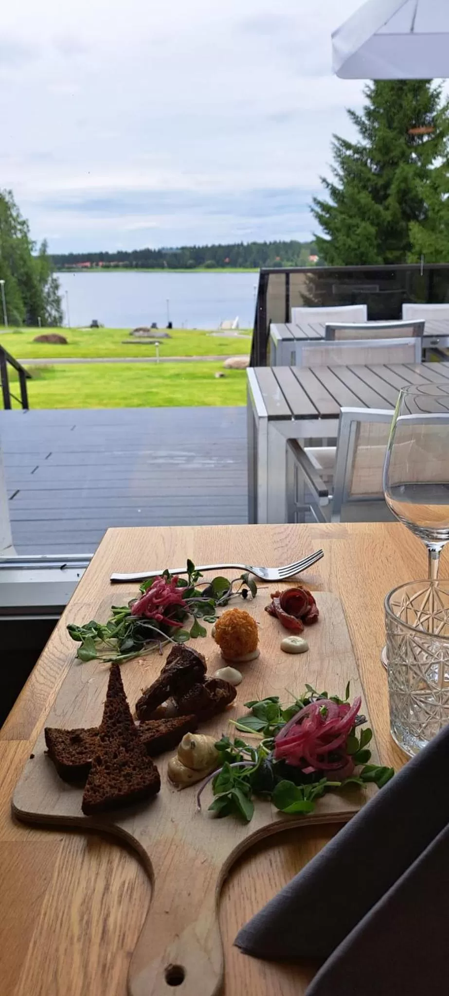 Restaurant/places to eat in Hotel Aateli Lakeside