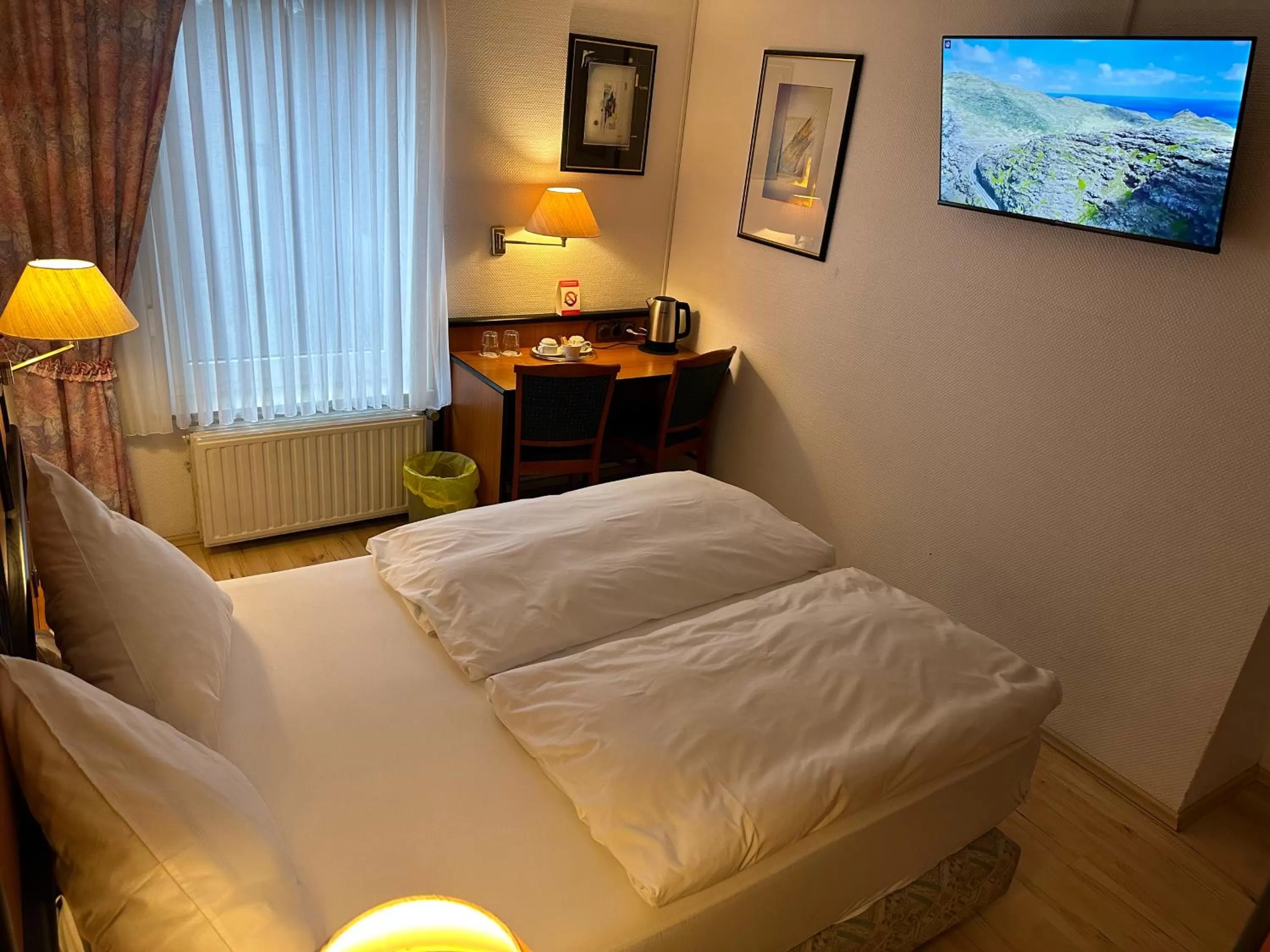 TV and multimedia, Bed in Hotel zur Post Dabringhausen