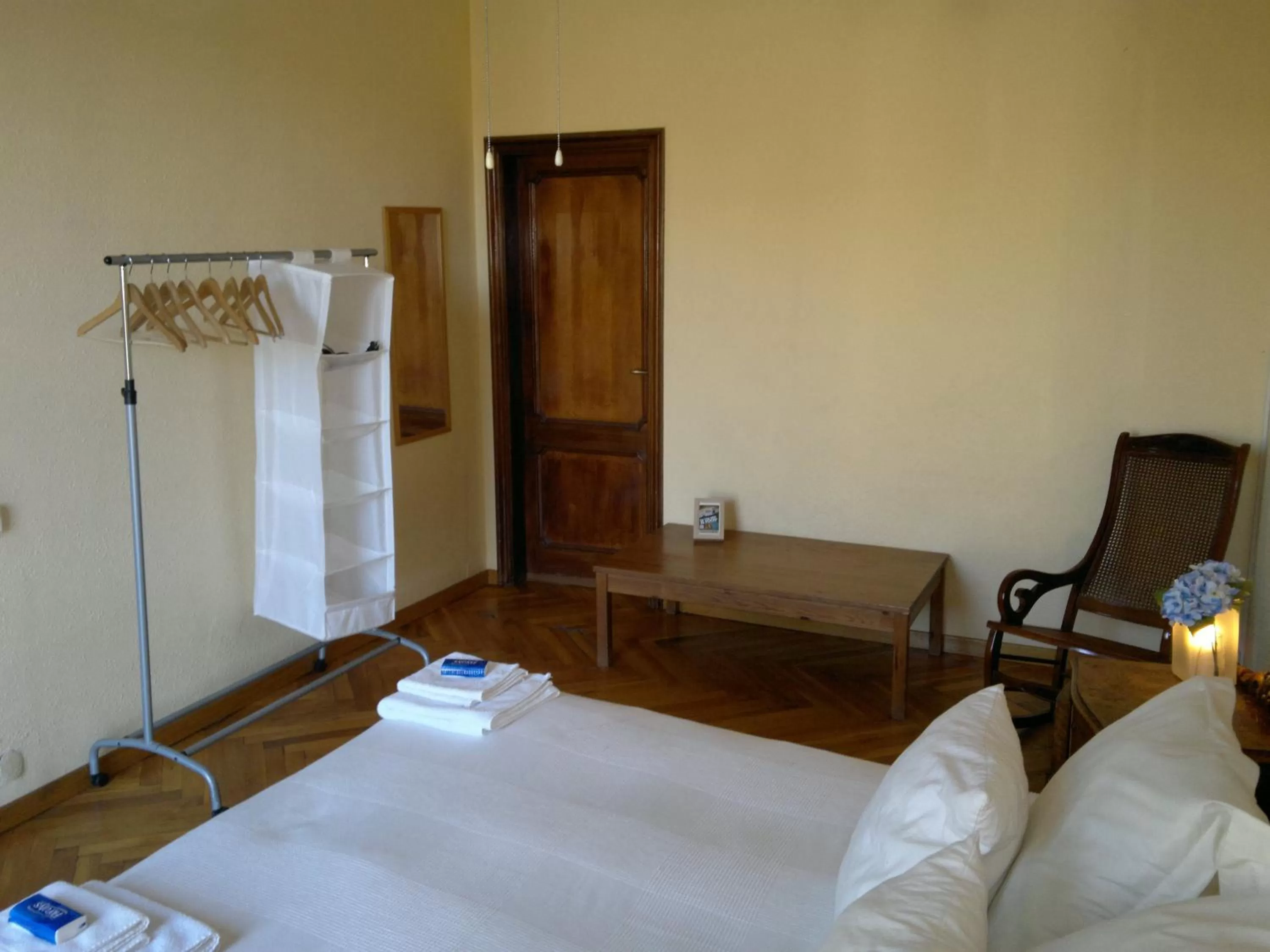 Bed in Ally's Bed&Breakfast,