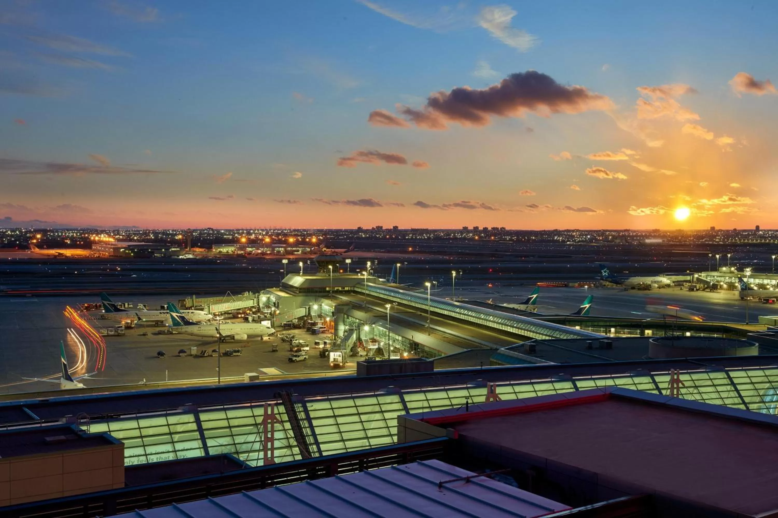 Photo of the whole room in Sheraton Gateway Hotel in Toronto International Airport