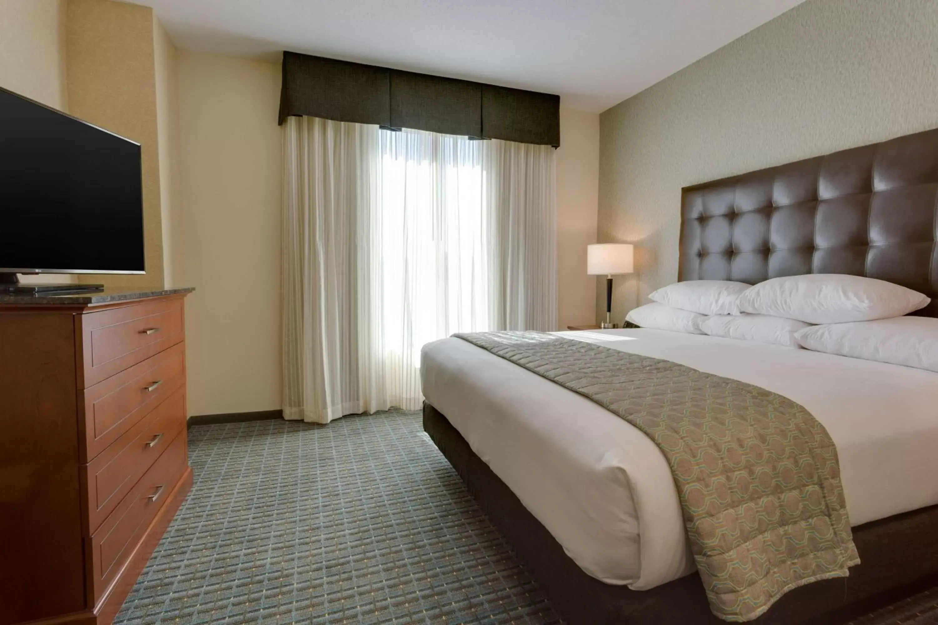 Superior King Suite in Drury Inn & Suites Gainesville Superior King Suite in Drury Inn & Suites Gainesville