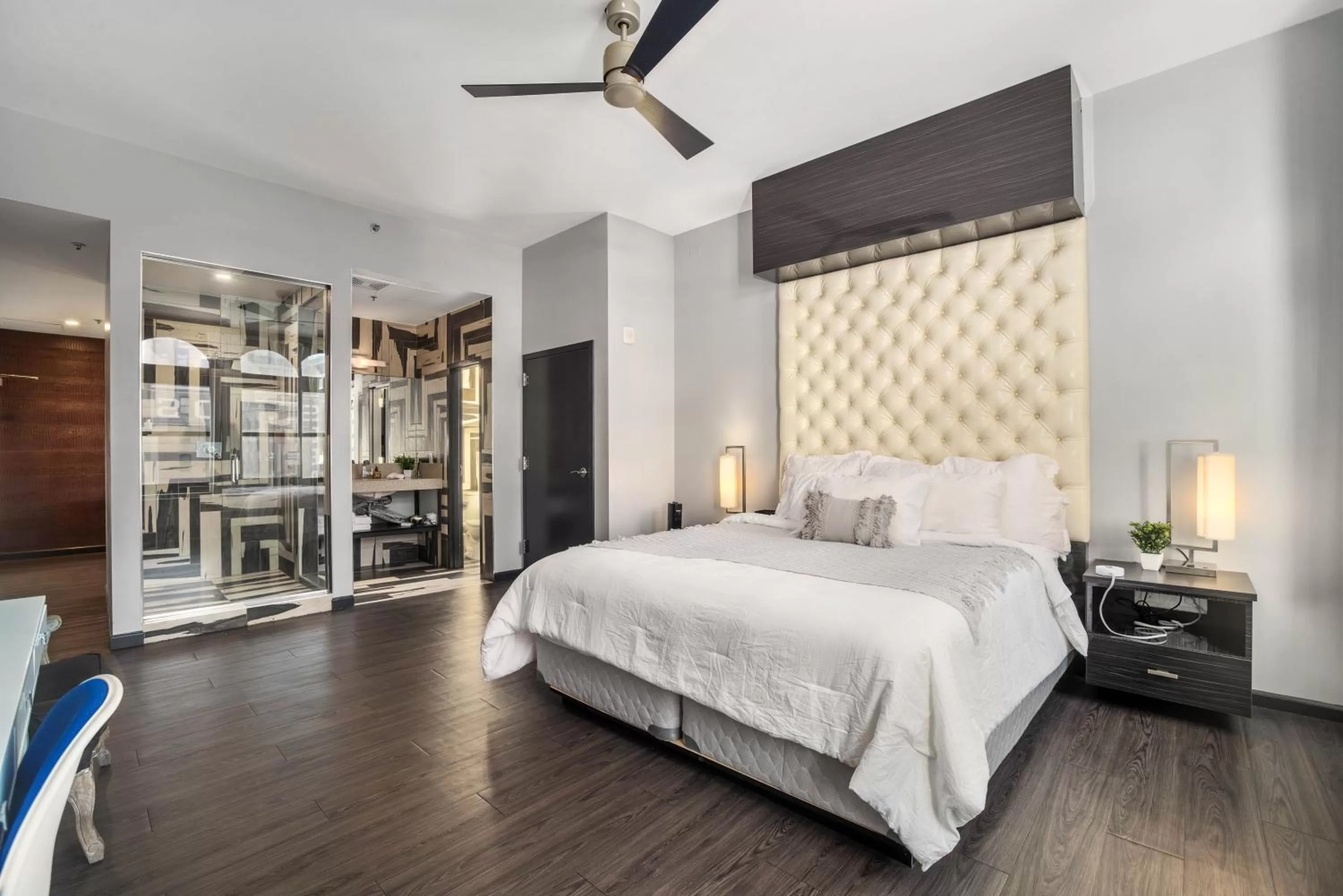 Photo of the whole room, Bed in Good Hotels Downtown Denver