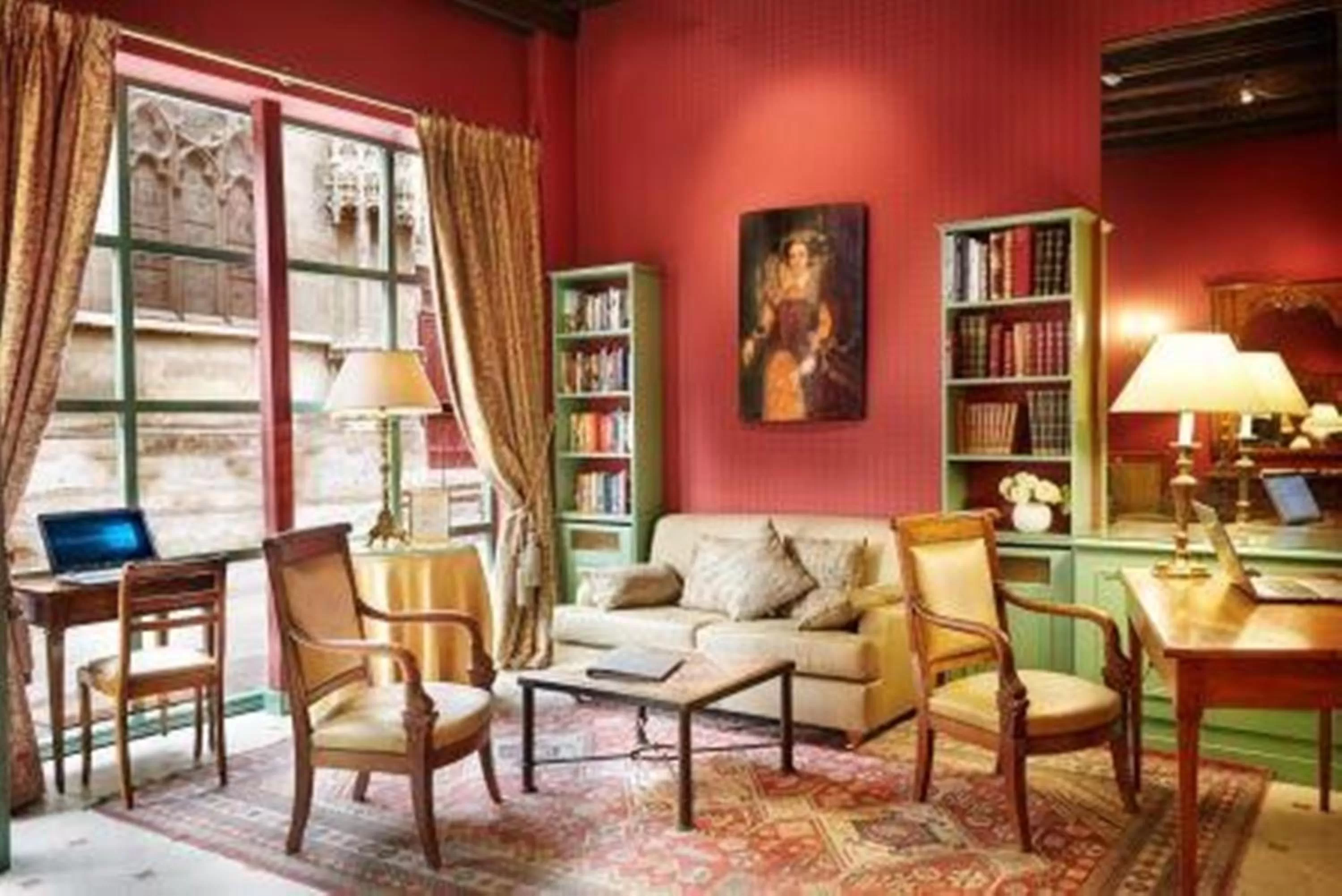 Lobby or reception in Relais Du Louvre