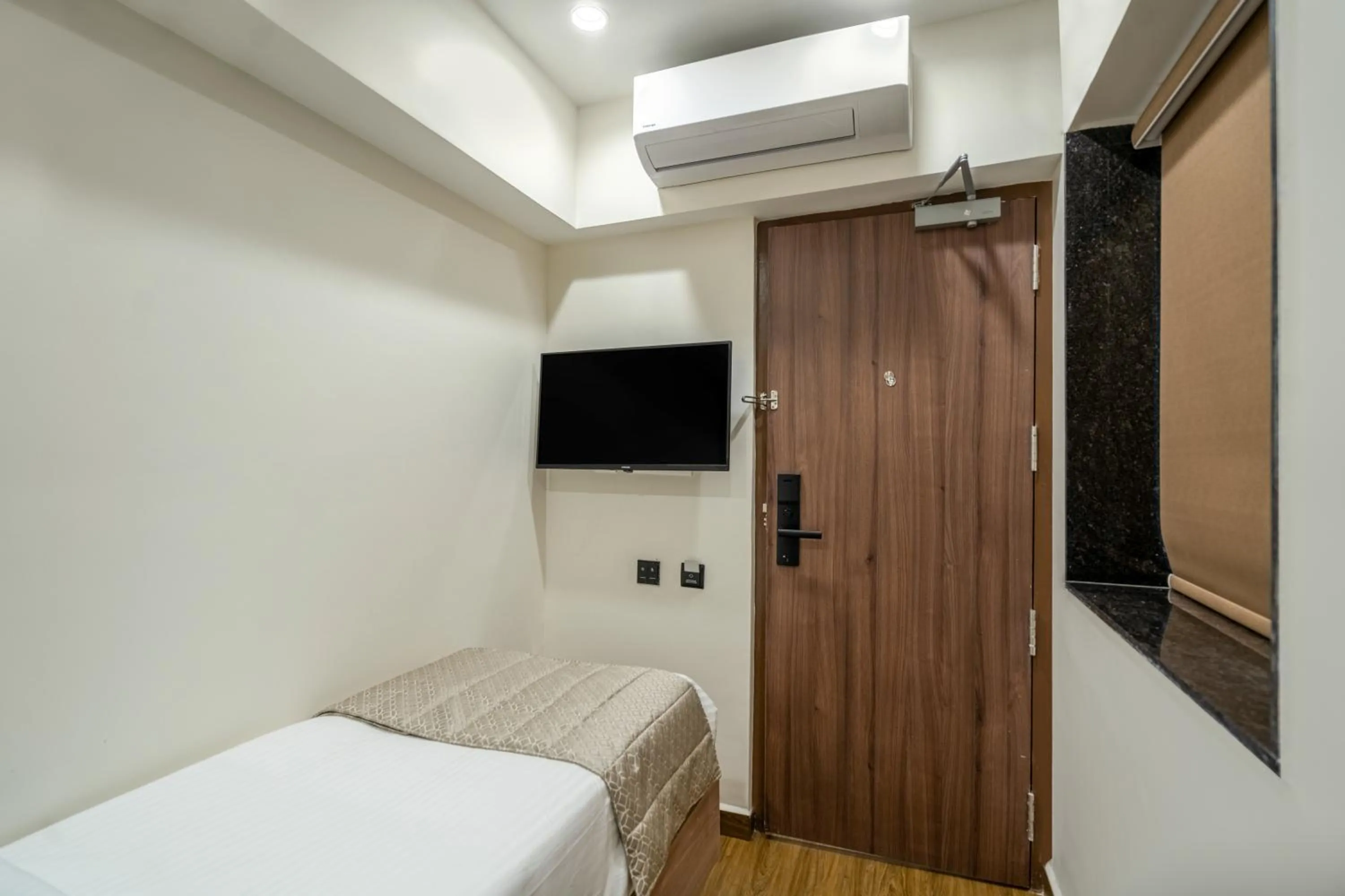 Bedroom, Bed in Viera Elite - Jubilee Hills