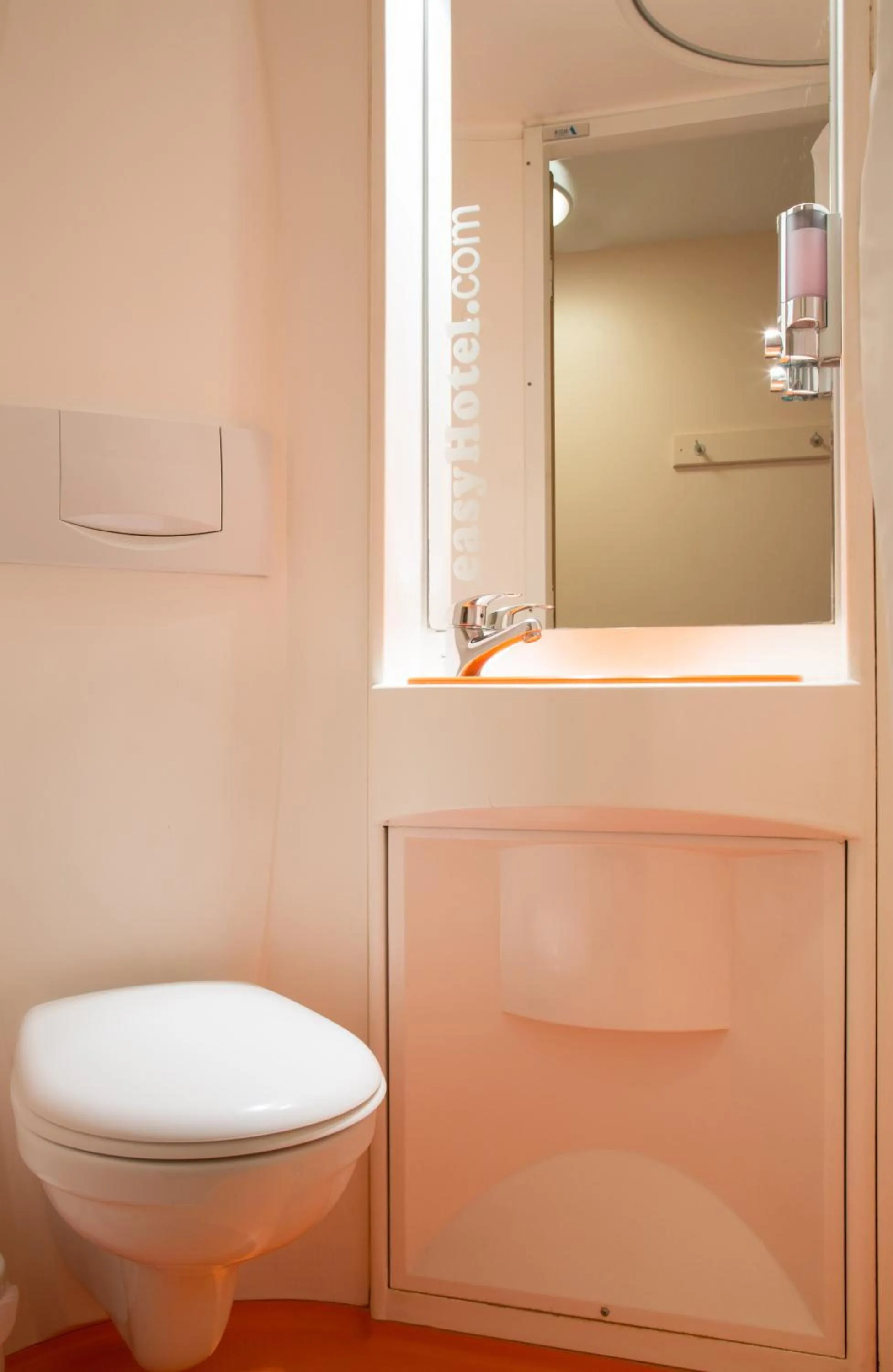 Family Room in easyHotel Victoria