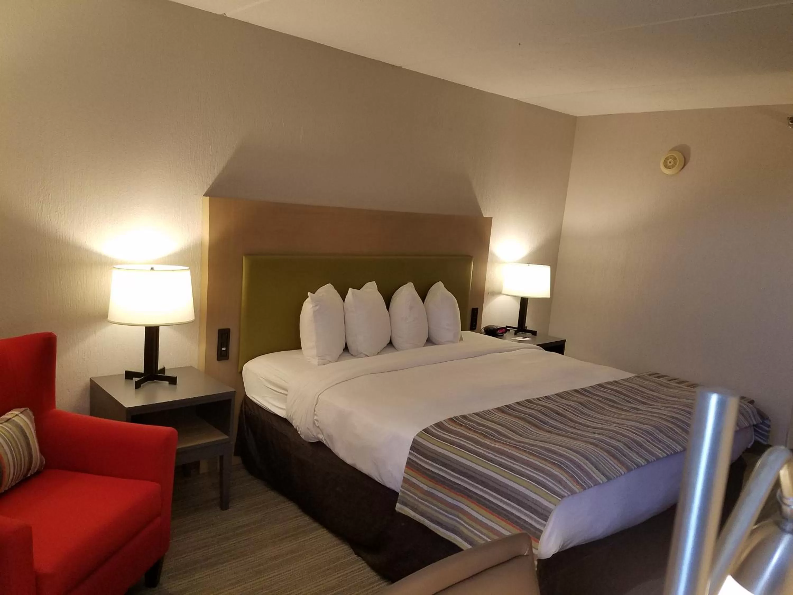 Decorative detail in Country Inn & Suites by Radisson, Grand Prairie-DFW-Arlington, TX