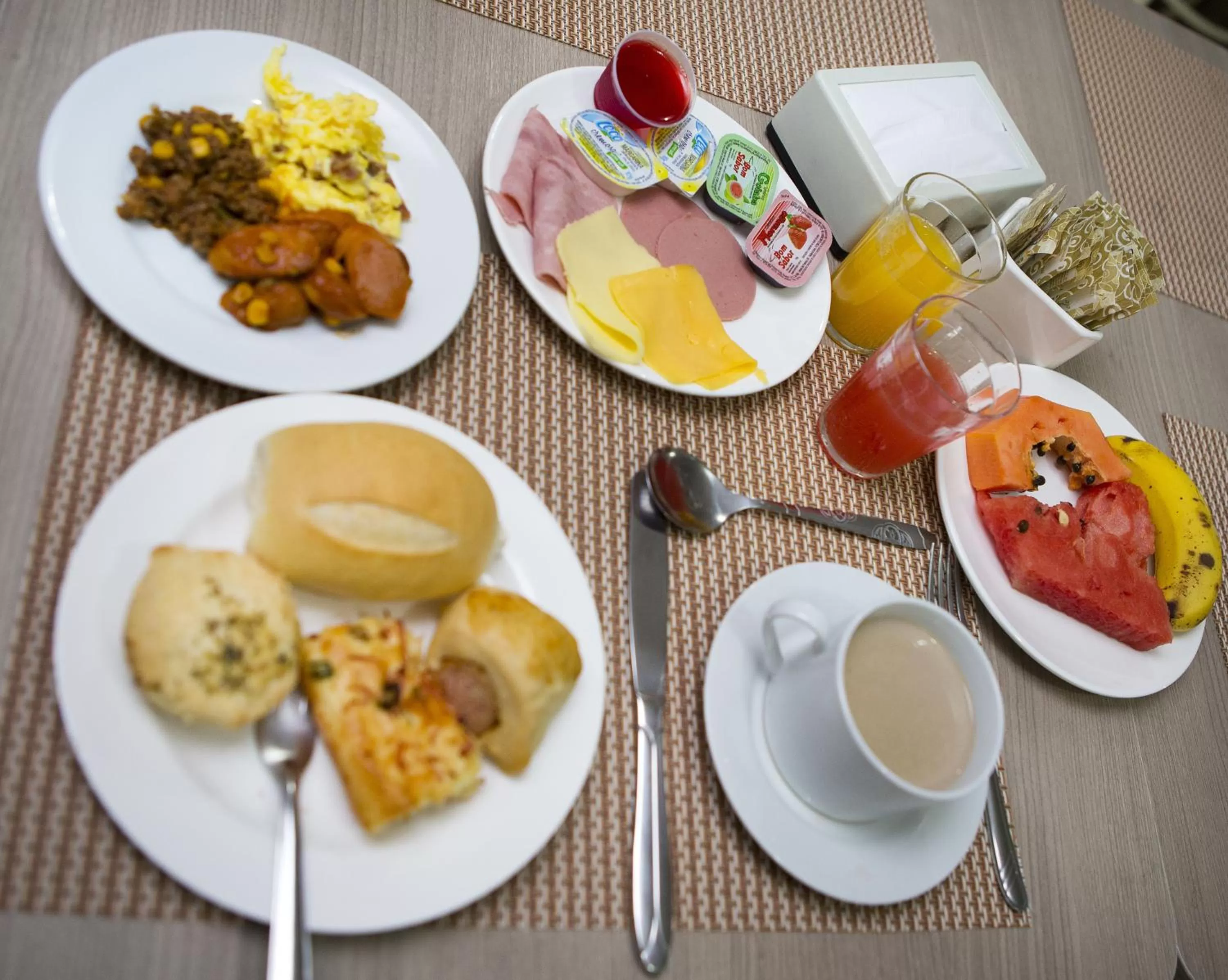 American breakfast in Hotel Três Fronteiras