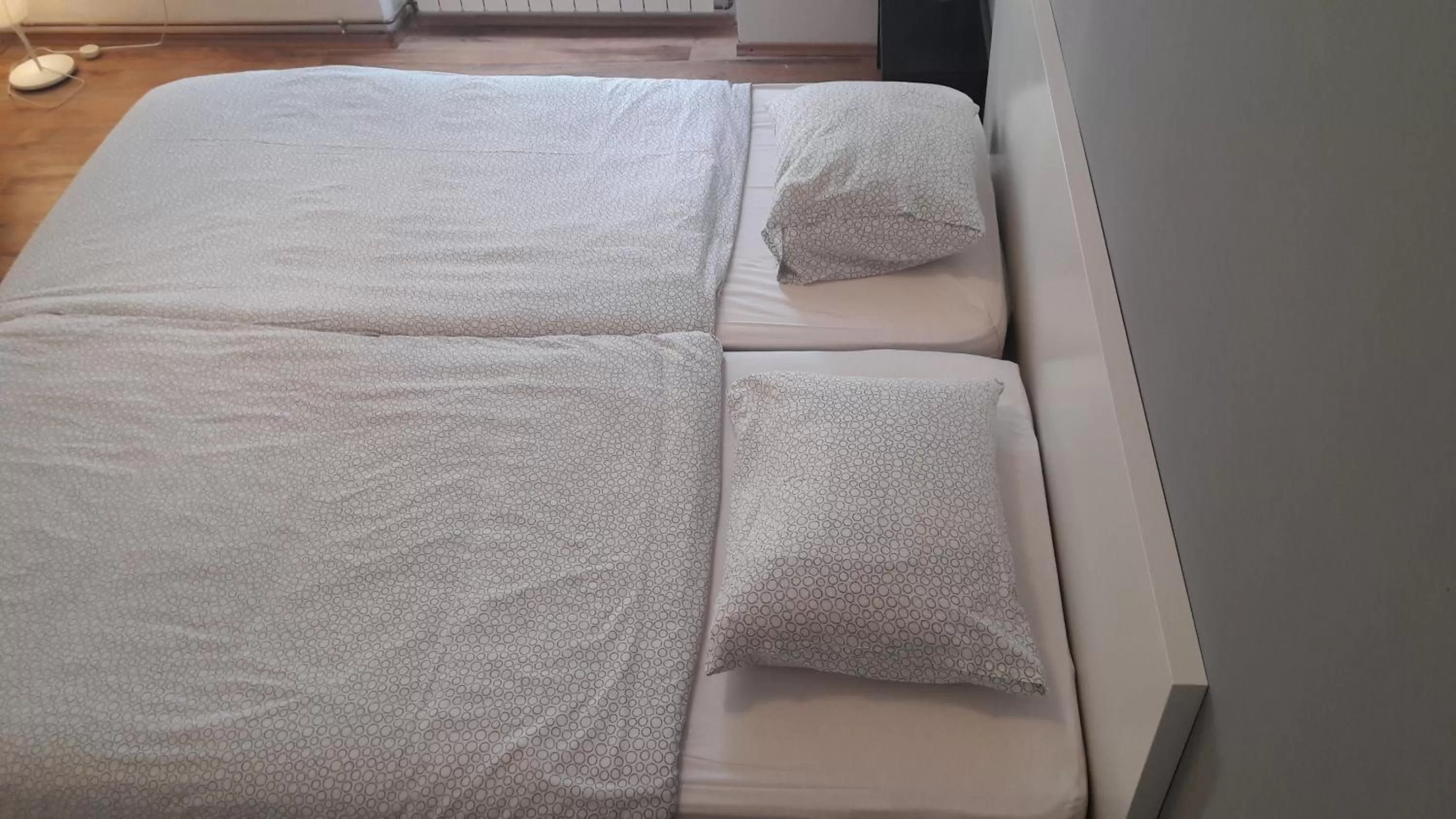 Bed in The Floor Piata Unirii